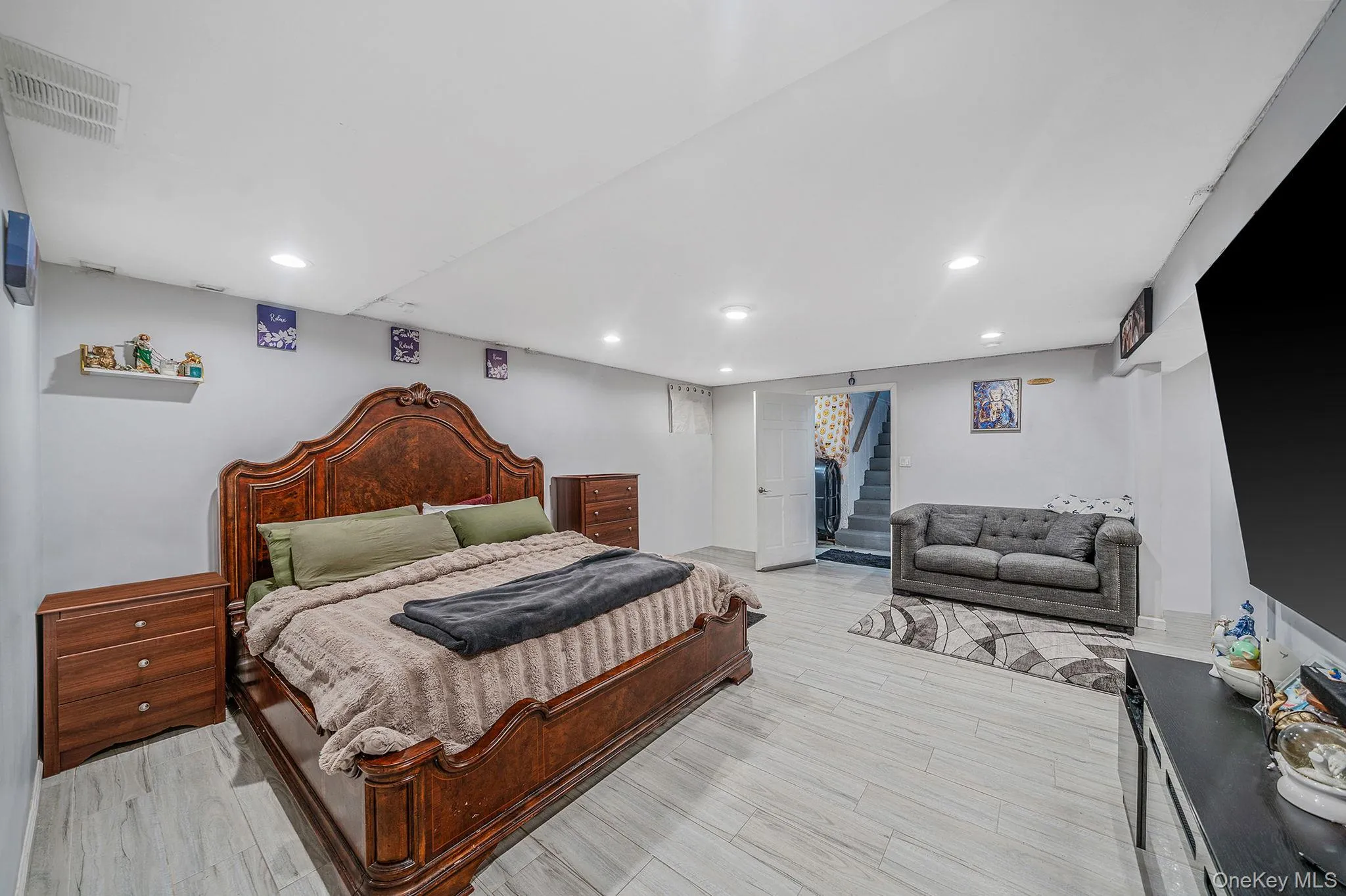 6 Denmark Court, Huntington, NY, 6 Bedrooms Bedrooms, 12 Rooms Rooms,6 BathroomsBathrooms,Residential,For Rent,Denmark,0,1052291 6 Denmark Court, Huntington, NY, 6 Bedrooms Bedrooms, 12 Rooms Rooms,6 BathroomsBathrooms,Residential,For Rent,Denmark,0,1052291