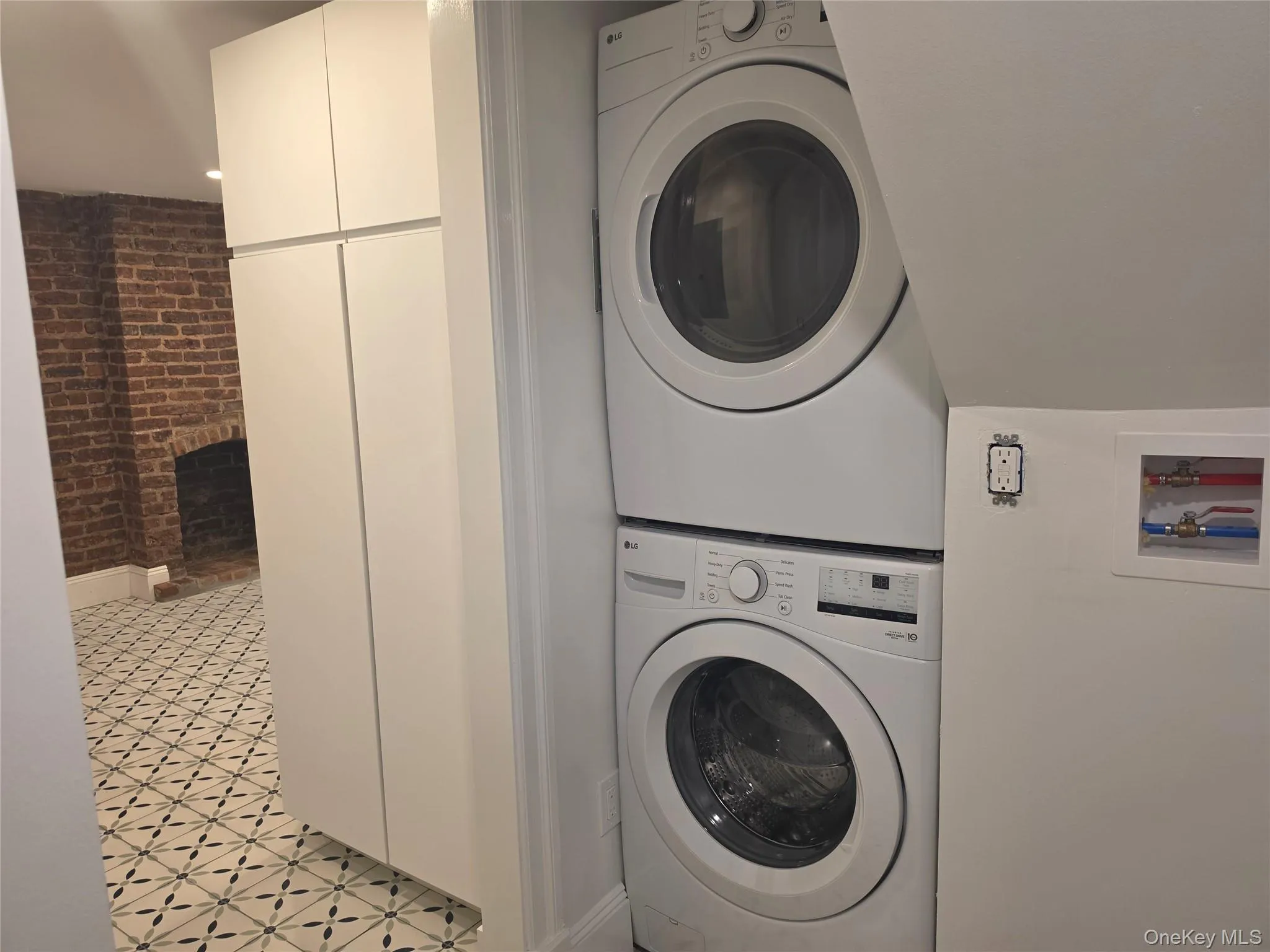 27 Bridge Street, Orangetown, NY, 2 Bedrooms Bedrooms, 6 Rooms Rooms,1 BathroomBathrooms,Residential Lease,For Rent,Bridge,0,1052294 27 Bridge Street, Orangetown, NY, 2 Bedrooms Bedrooms, 6 Rooms Rooms,1 BathroomBathrooms,Residential Lease,For Rent,Bridge,0,1052294
