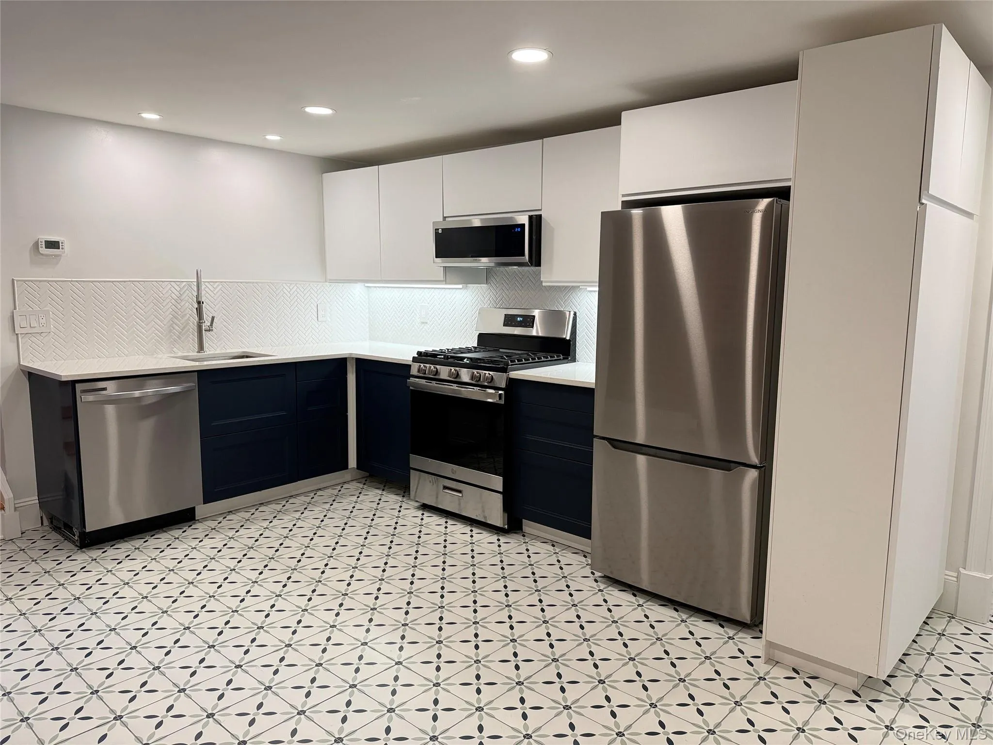 27 Bridge Street, Orangetown, NY, 2 Bedrooms Bedrooms, 6 Rooms Rooms,1 BathroomBathrooms,Residential Lease,For Rent,Bridge,0,1052294 27 Bridge Street, Orangetown, NY, 2 Bedrooms Bedrooms, 6 Rooms Rooms,1 BathroomBathrooms,Residential Lease,For Rent,Bridge,0,1052294
