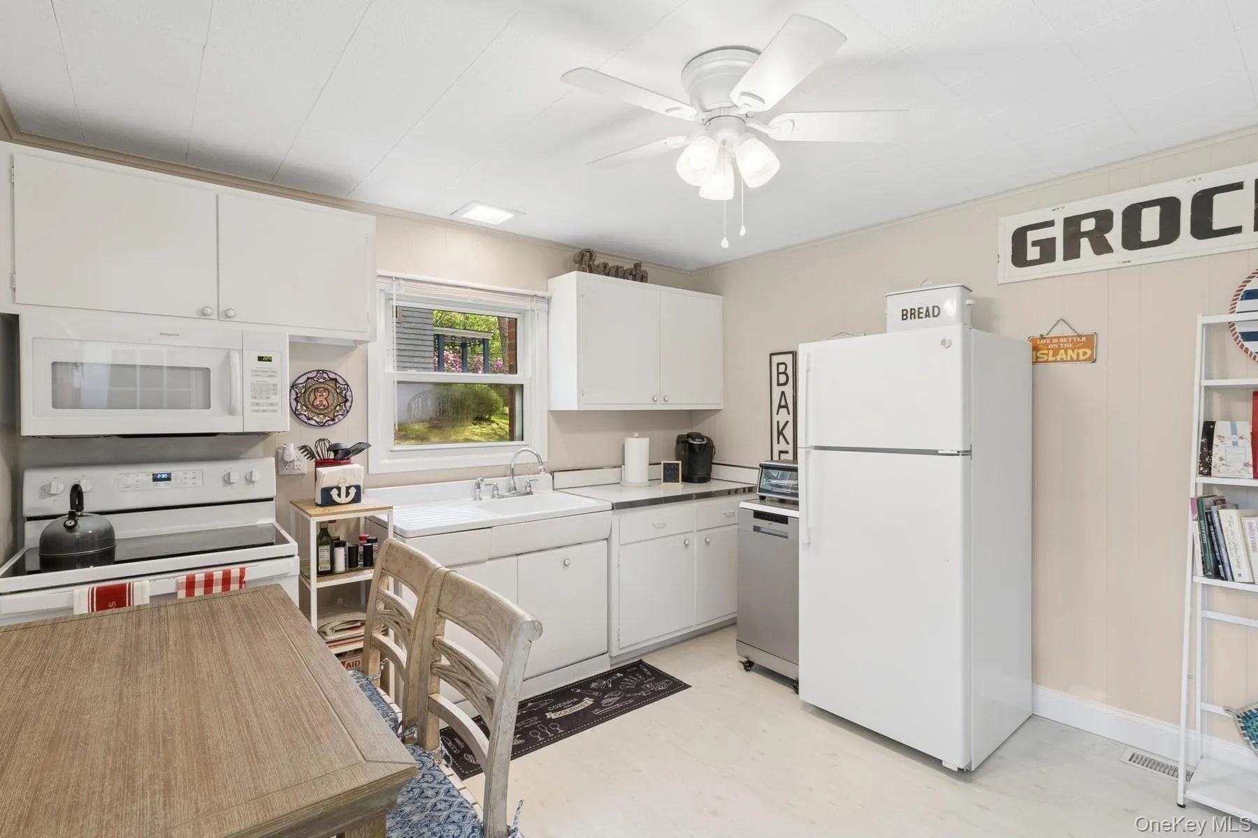 28 The Trail, Southampton, NY, 2 Bedrooms Bedrooms, 4 Rooms Rooms,1 BathroomBathrooms,Residential Lease,For Rent,The,0,1052298 28 The Trail, Southampton, NY, 2 Bedrooms Bedrooms, 4 Rooms Rooms,1 BathroomBathrooms,Residential Lease,For Rent,The,0,1052298