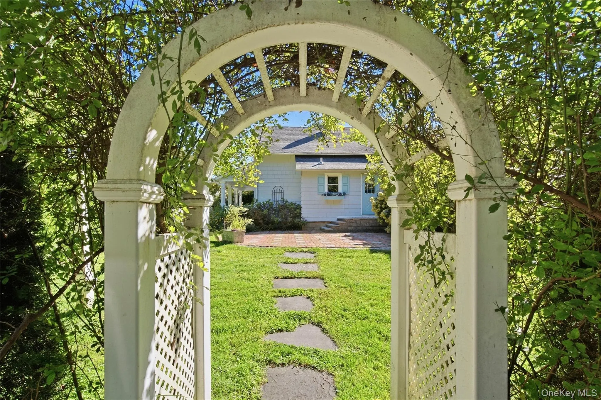 97A Bay Avenue, Huntington, NY, 2 Bedrooms Bedrooms, 5 Rooms Rooms,2 BathroomsBathrooms,Residential,For Rent,Bay,0,1052299 97A Bay Avenue, Huntington, NY, 2 Bedrooms Bedrooms, 5 Rooms Rooms,2 BathroomsBathrooms,Residential,For Rent,Bay,0,1052299