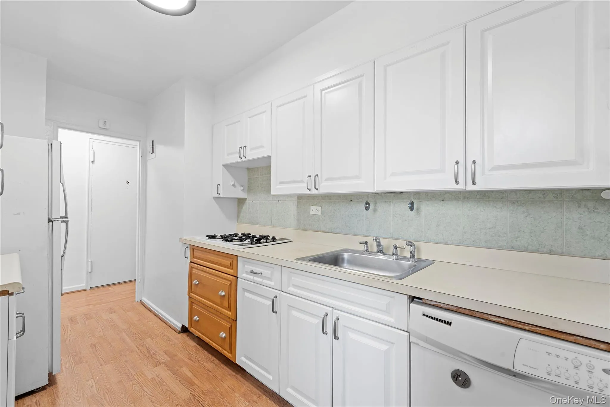 84-01 Main Street, New York, NY, 2 Bedrooms Bedrooms, 4 Rooms Rooms,1 BathroomBathrooms,Residential,For Rent,Main,0,1052300 84-01 Main Street, New York, NY, 2 Bedrooms Bedrooms, 4 Rooms Rooms,1 BathroomBathrooms,Residential,For Rent,Main,0,1052300