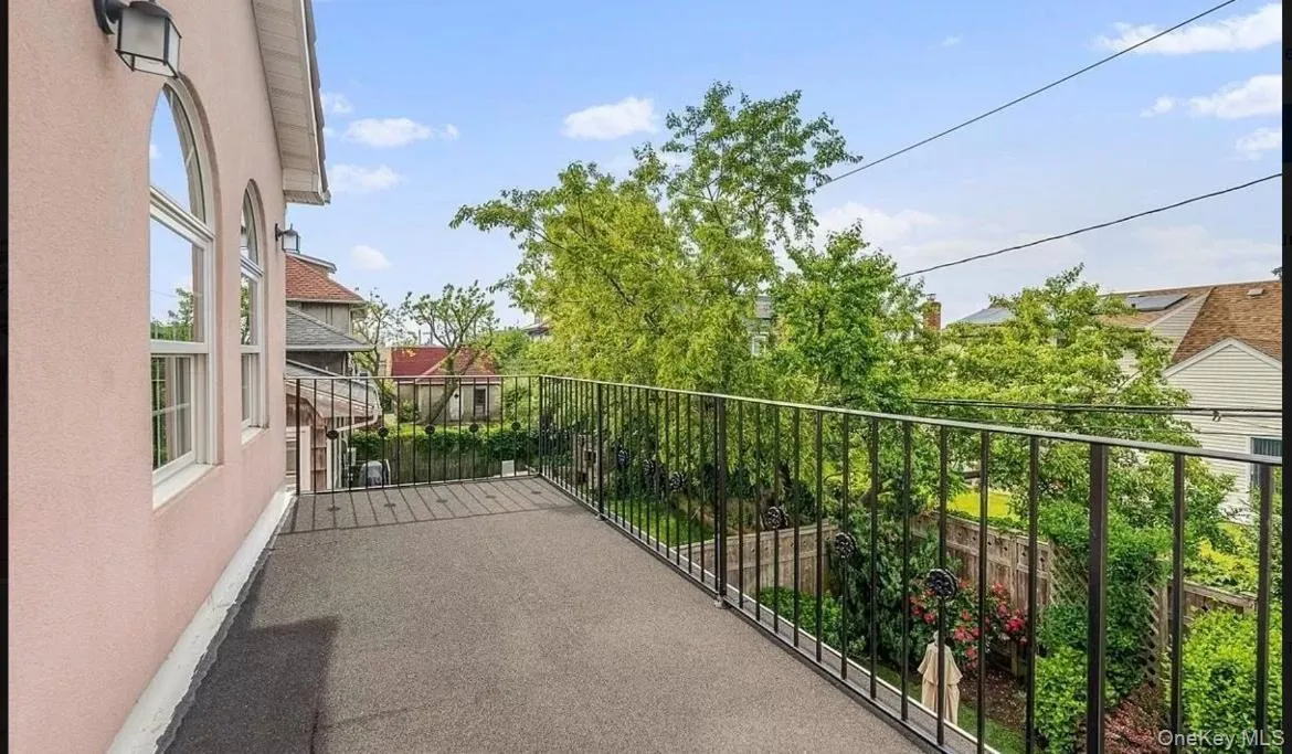 15 Penn Street, Long Beach, NY, 5 Bedrooms Bedrooms, 10 Rooms Rooms,3 BathroomsBathrooms,Residential Lease,For Rent,Penn,0,1052318 15 Penn Street, Long Beach, NY, 5 Bedrooms Bedrooms, 10 Rooms Rooms,3 BathroomsBathrooms,Residential Lease,For Rent,Penn,0,1052318