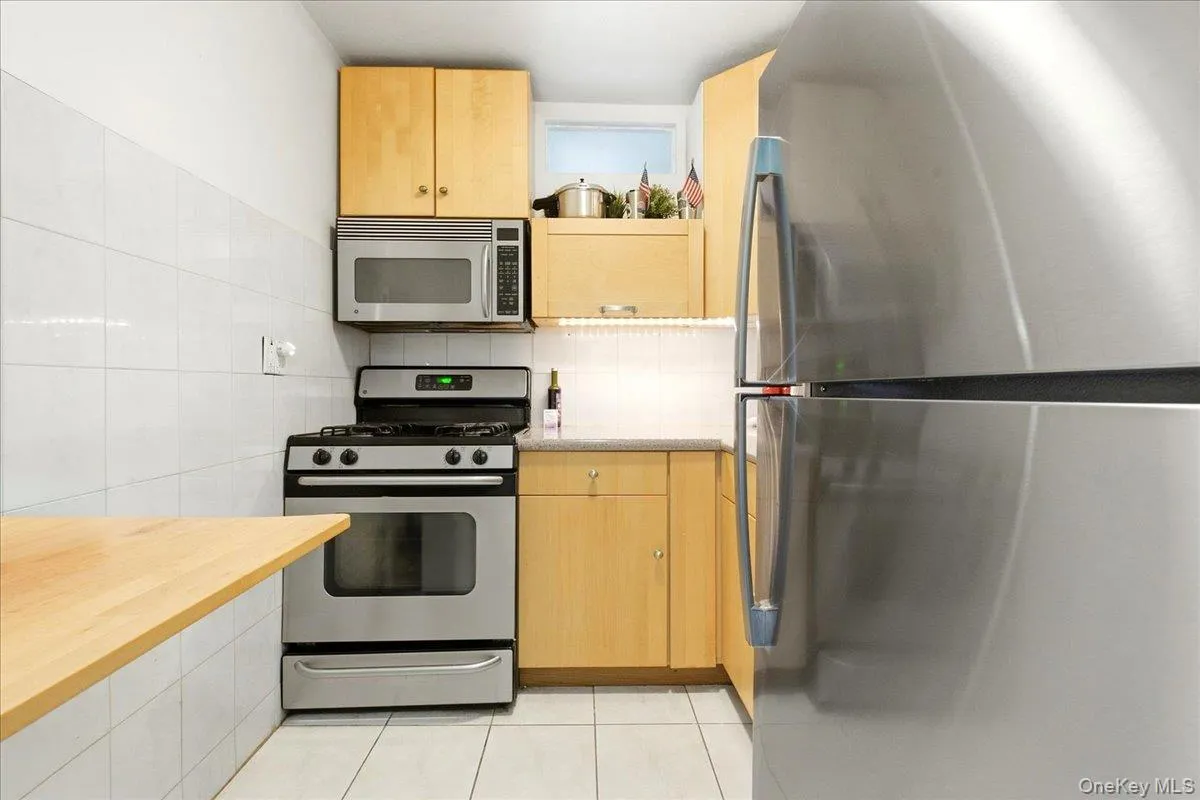 66-15 Thornton Place, New York, NY, 2 Bedrooms Bedrooms, 5 Rooms Rooms,1 BathroomBathrooms,Residential,For Rent,Thornton,0,1052320 66-15 Thornton Place, New York, NY, 2 Bedrooms Bedrooms, 5 Rooms Rooms,1 BathroomBathrooms,Residential,For Rent,Thornton,0,1052320