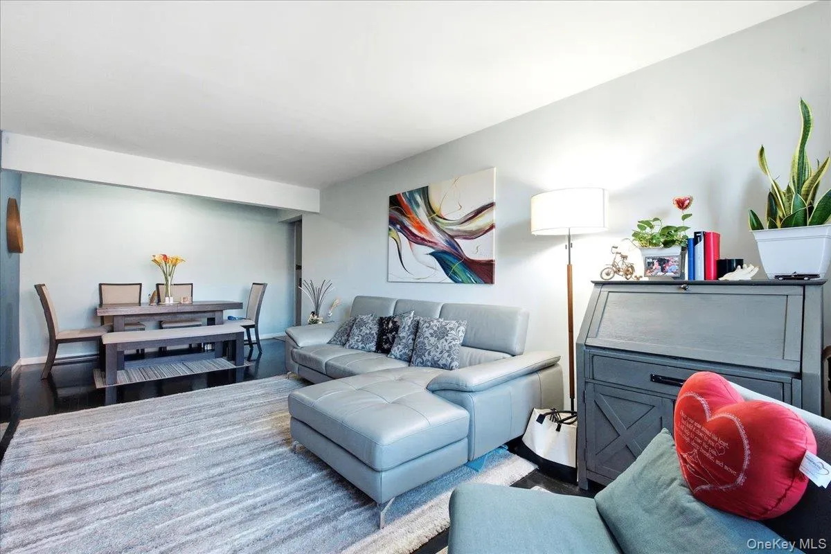 66-15 Thornton Place, New York, NY, 2 Bedrooms Bedrooms, 5 Rooms Rooms,1 BathroomBathrooms,Residential,For Rent,Thornton,0,1052320 66-15 Thornton Place, New York, NY, 2 Bedrooms Bedrooms, 5 Rooms Rooms,1 BathroomBathrooms,Residential,For Rent,Thornton,0,1052320