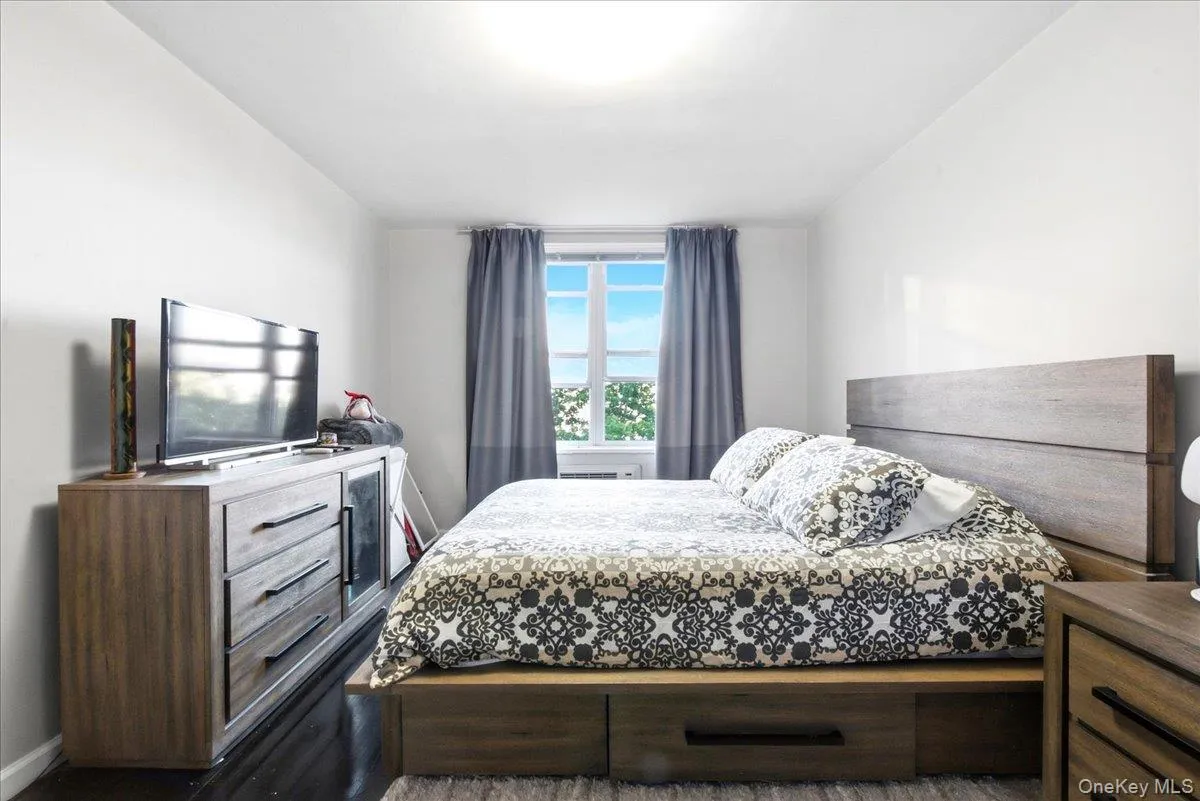 66-15 Thornton Place, New York, NY, 2 Bedrooms Bedrooms, 5 Rooms Rooms,1 BathroomBathrooms,Residential,For Rent,Thornton,0,1052320 66-15 Thornton Place, New York, NY, 2 Bedrooms Bedrooms, 5 Rooms Rooms,1 BathroomBathrooms,Residential,For Rent,Thornton,0,1052320