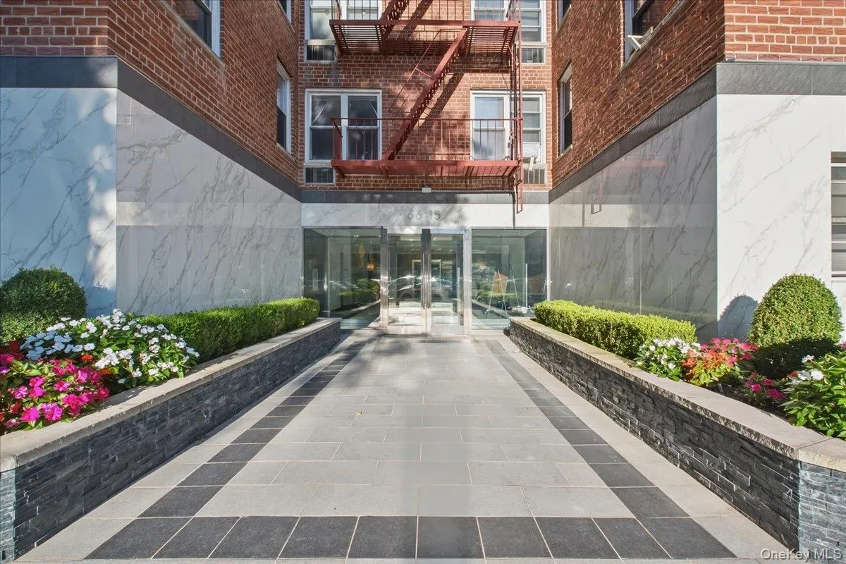 66-15 Thornton Place, New York, NY, 2 Bedrooms Bedrooms, 5 Rooms Rooms,1 BathroomBathrooms,Residential,For Rent,Thornton,0,1052320 66-15 Thornton Place, New York, NY, 2 Bedrooms Bedrooms, 5 Rooms Rooms,1 BathroomBathrooms,Residential,For Rent,Thornton,0,1052320