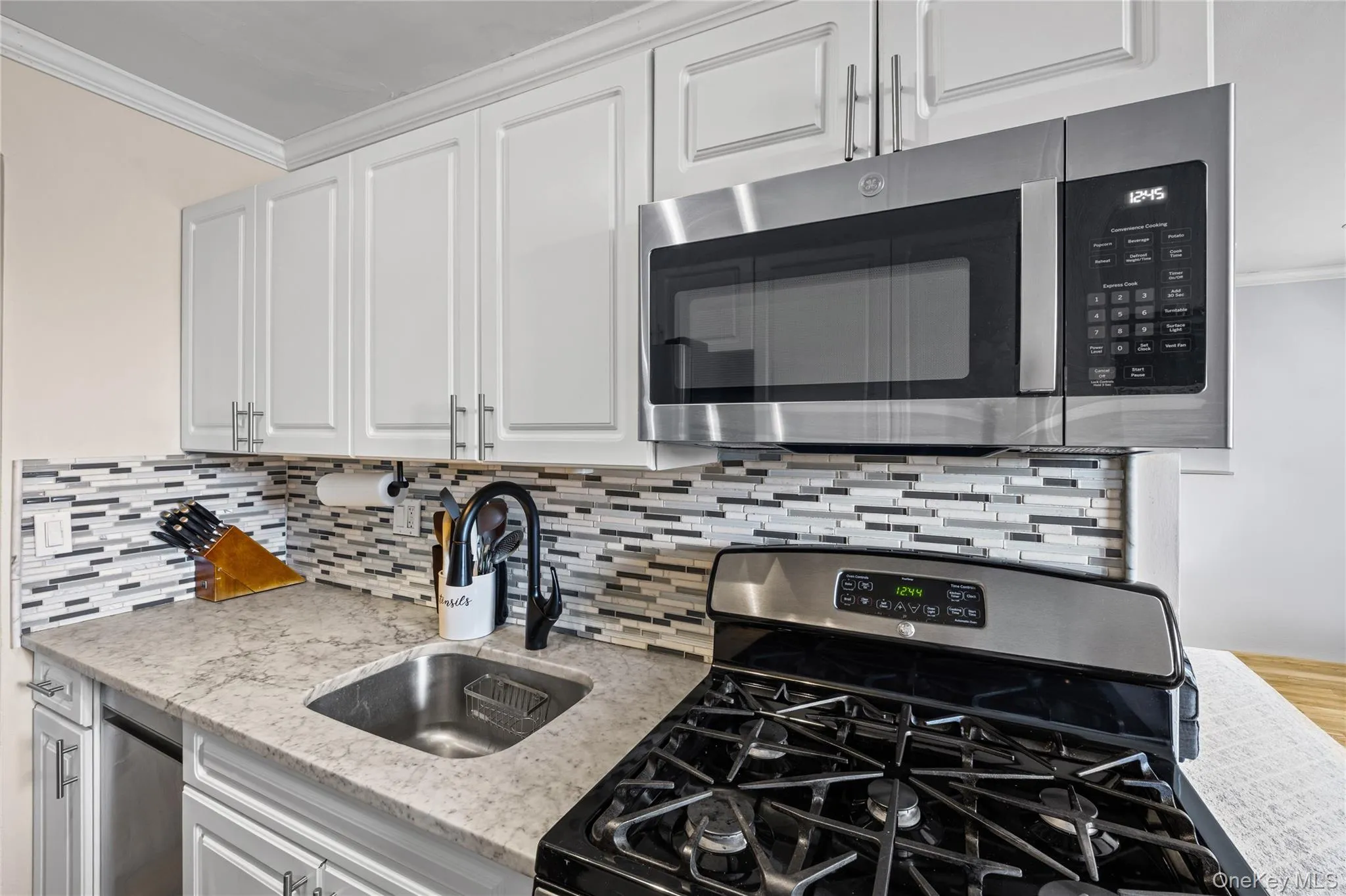 1 Broadway, Long Beach, NY, 1 Bedroom Bedrooms, 4 Rooms Rooms,1 BathroomBathrooms,Residential,For Rent,Broadway,0,1052321 1 Broadway, Long Beach, NY, 1 Bedroom Bedrooms, 4 Rooms Rooms,1 BathroomBathrooms,Residential,For Rent,Broadway,0,1052321