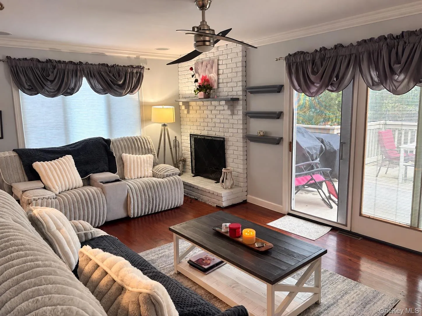 With fireplace and access to deck With fireplace and access to deck