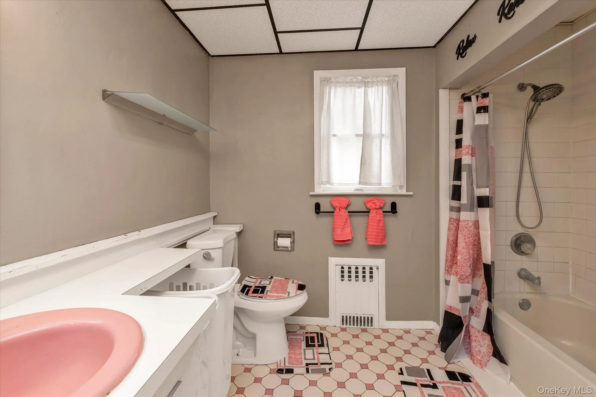 585 Seaman Avenue, Hempstead, NY, 5 Bedrooms Bedrooms, 11 Rooms Rooms,2 BathroomsBathrooms,Residential,For Rent,Seaman,0,1052332 585 Seaman Avenue, Hempstead, NY, 5 Bedrooms Bedrooms, 11 Rooms Rooms,2 BathroomsBathrooms,Residential,For Rent,Seaman,0,1052332