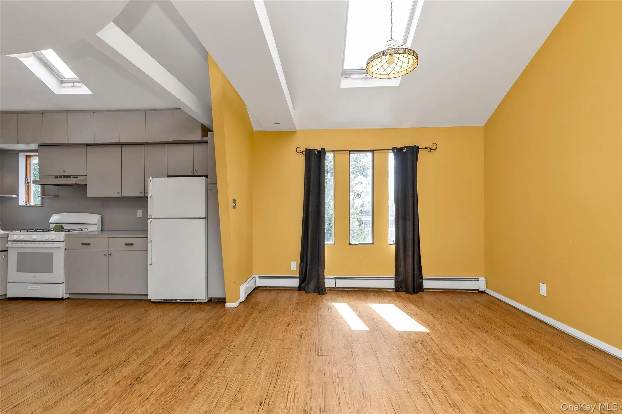 585 Seaman Avenue, Hempstead, NY, 5 Bedrooms Bedrooms, 11 Rooms Rooms,2 BathroomsBathrooms,Residential,For Rent,Seaman,0,1052332 585 Seaman Avenue, Hempstead, NY, 5 Bedrooms Bedrooms, 11 Rooms Rooms,2 BathroomsBathrooms,Residential,For Rent,Seaman,0,1052332