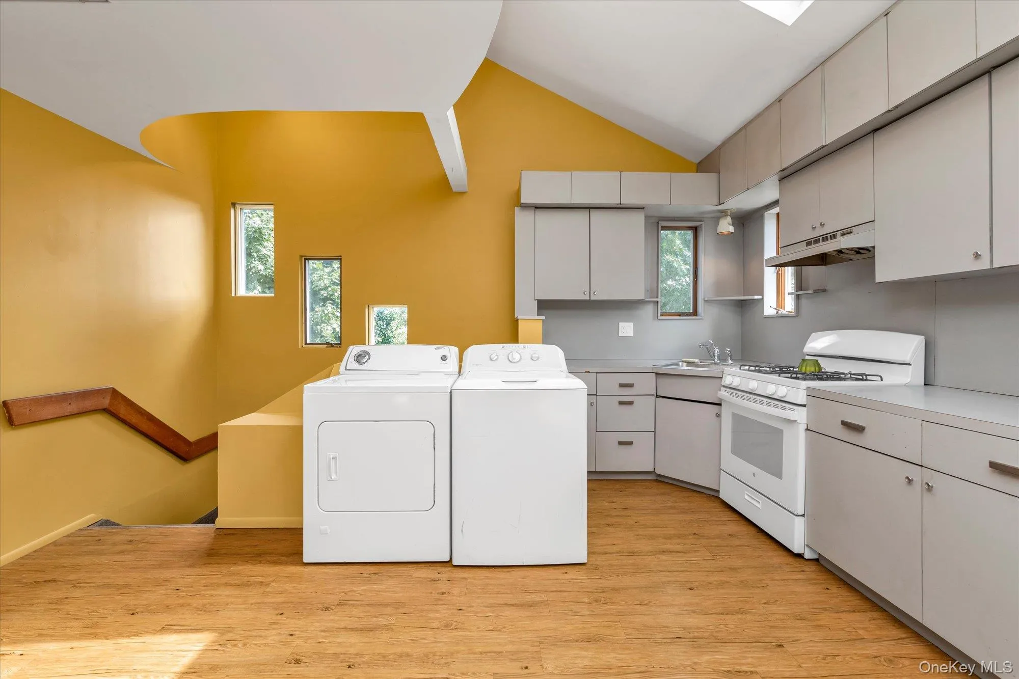 585 Seaman Avenue, Hempstead, NY, 5 Bedrooms Bedrooms, 11 Rooms Rooms,2 BathroomsBathrooms,Residential,For Rent,Seaman,0,1052332 585 Seaman Avenue, Hempstead, NY, 5 Bedrooms Bedrooms, 11 Rooms Rooms,2 BathroomsBathrooms,Residential,For Rent,Seaman,0,1052332