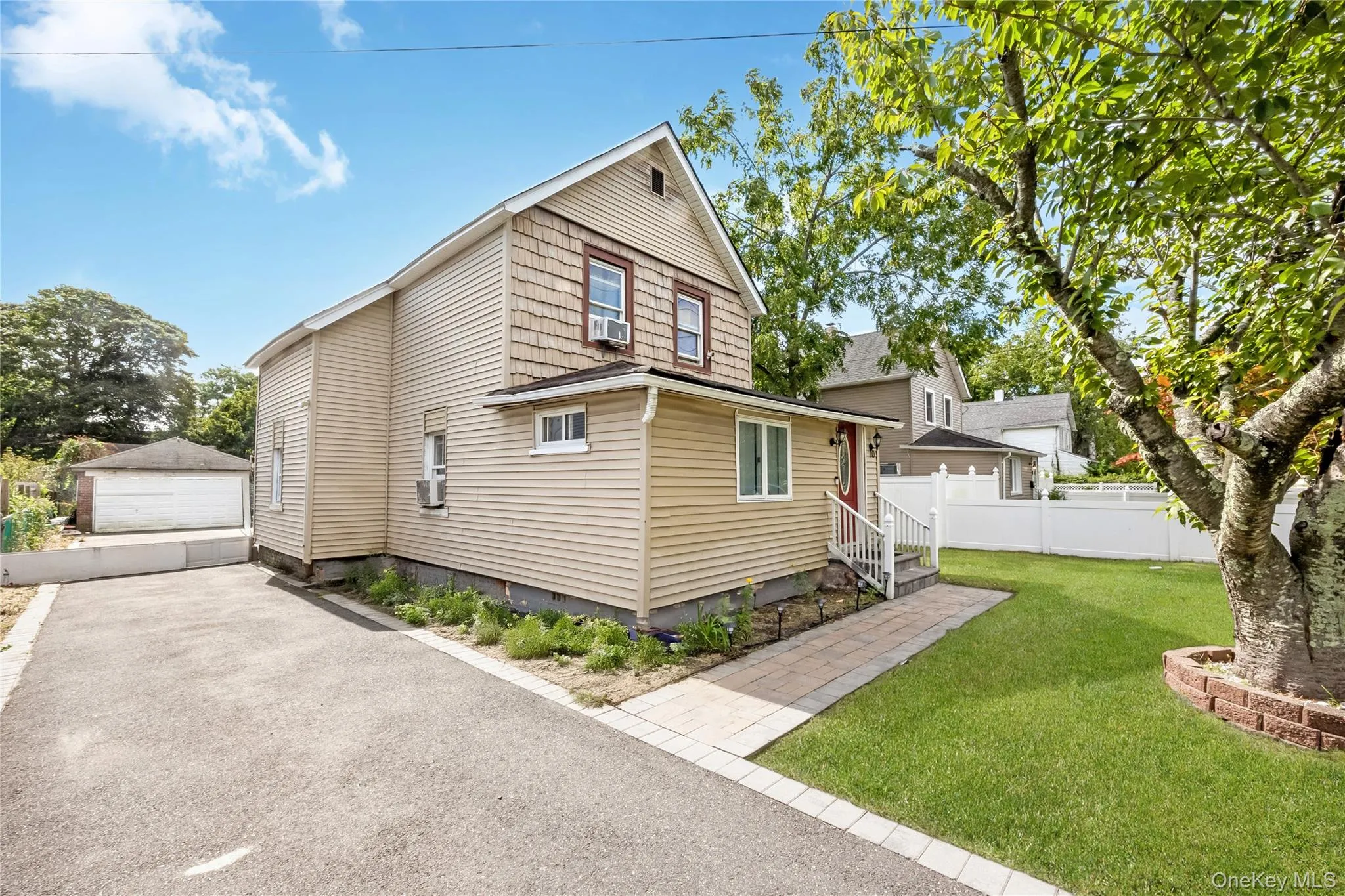10 Brightside Avenue, Islip, NY, 4 Bedrooms Bedrooms, 7 Rooms Rooms,2 BathroomsBathrooms,Residential,For Rent,Brightside,0,1052337 10 Brightside Avenue, Islip, NY, 4 Bedrooms Bedrooms, 7 Rooms Rooms,2 BathroomsBathrooms,Residential,For Rent,Brightside,0,1052337