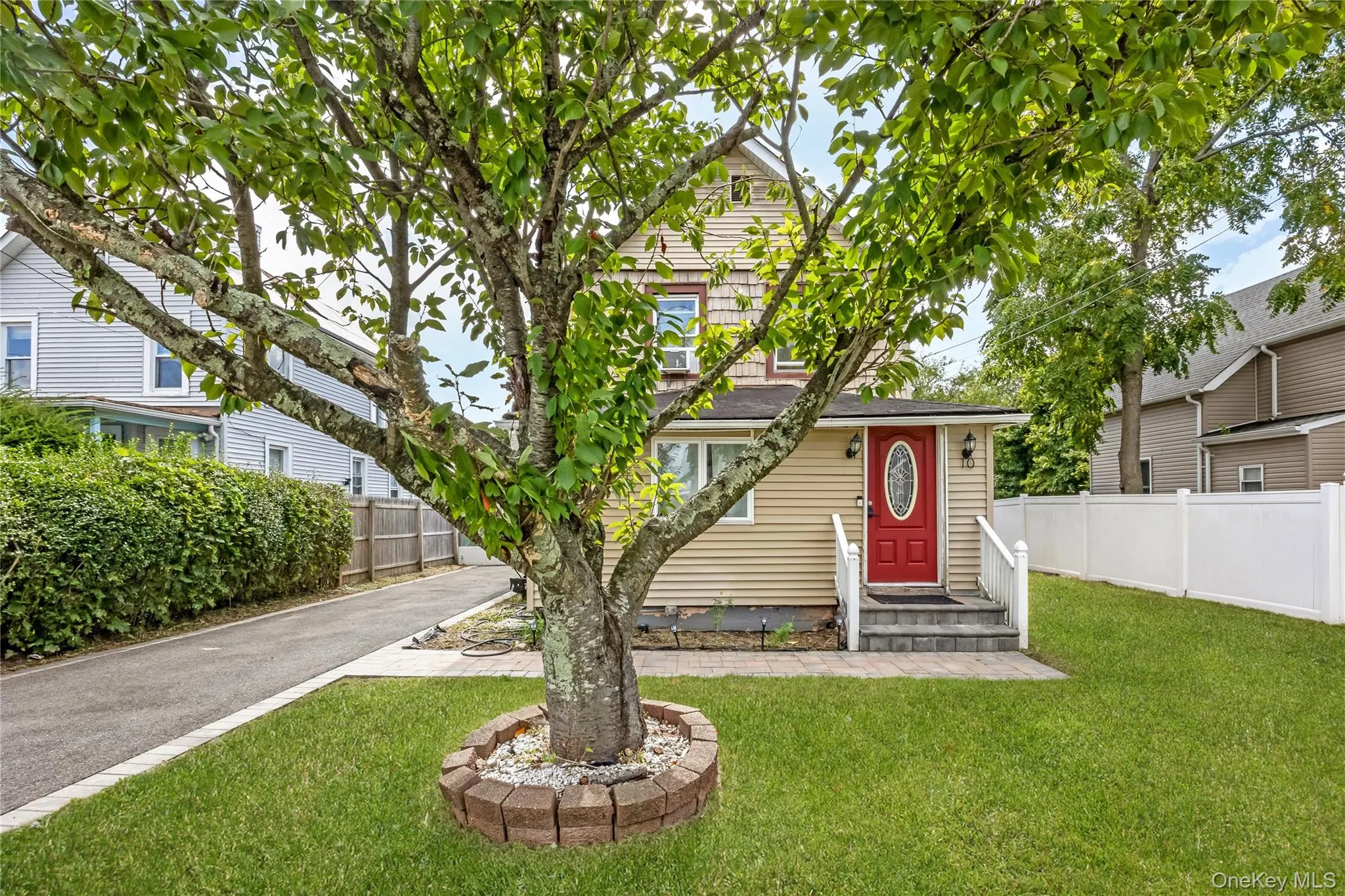 10 Brightside Avenue, Islip, NY, 4 Bedrooms Bedrooms, 7 Rooms Rooms,2 BathroomsBathrooms,Residential,For Rent,Brightside,0,1052337 10 Brightside Avenue, Islip, NY, 4 Bedrooms Bedrooms, 7 Rooms Rooms,2 BathroomsBathrooms,Residential,For Rent,Brightside,0,1052337