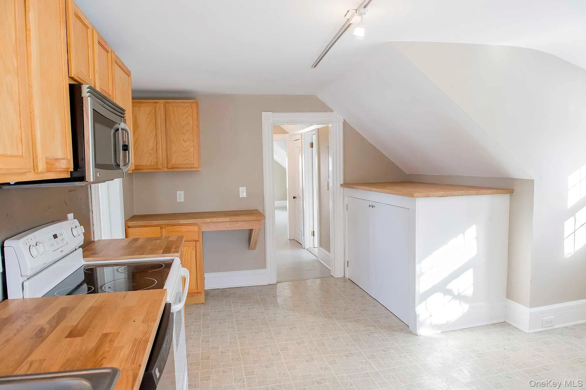 3212 FRANKLIN Avenue, Washington, NY, 2 Bedrooms Bedrooms, 5 Rooms Rooms,1 BathroomBathrooms,Residential Lease,For Rent,FRANKLIN,0,1052343 3212 FRANKLIN Avenue, Washington, NY, 2 Bedrooms Bedrooms, 5 Rooms Rooms,1 BathroomBathrooms,Residential Lease,For Rent,FRANKLIN,0,1052343