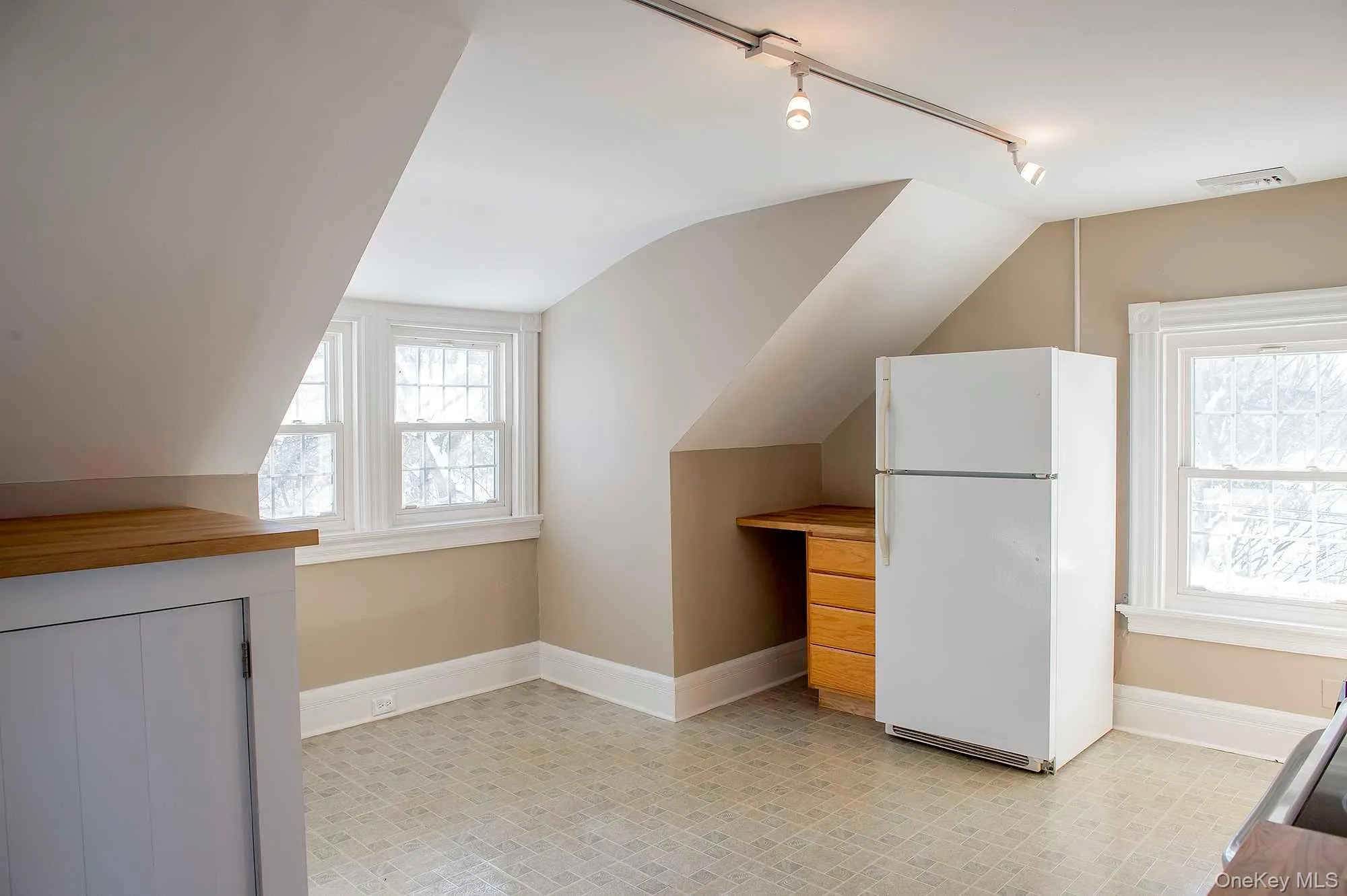 3212 FRANKLIN Avenue, Washington, NY, 2 Bedrooms Bedrooms, 5 Rooms Rooms,1 BathroomBathrooms,Residential Lease,For Rent,FRANKLIN,0,1052343 3212 FRANKLIN Avenue, Washington, NY, 2 Bedrooms Bedrooms, 5 Rooms Rooms,1 BathroomBathrooms,Residential Lease,For Rent,FRANKLIN,0,1052343