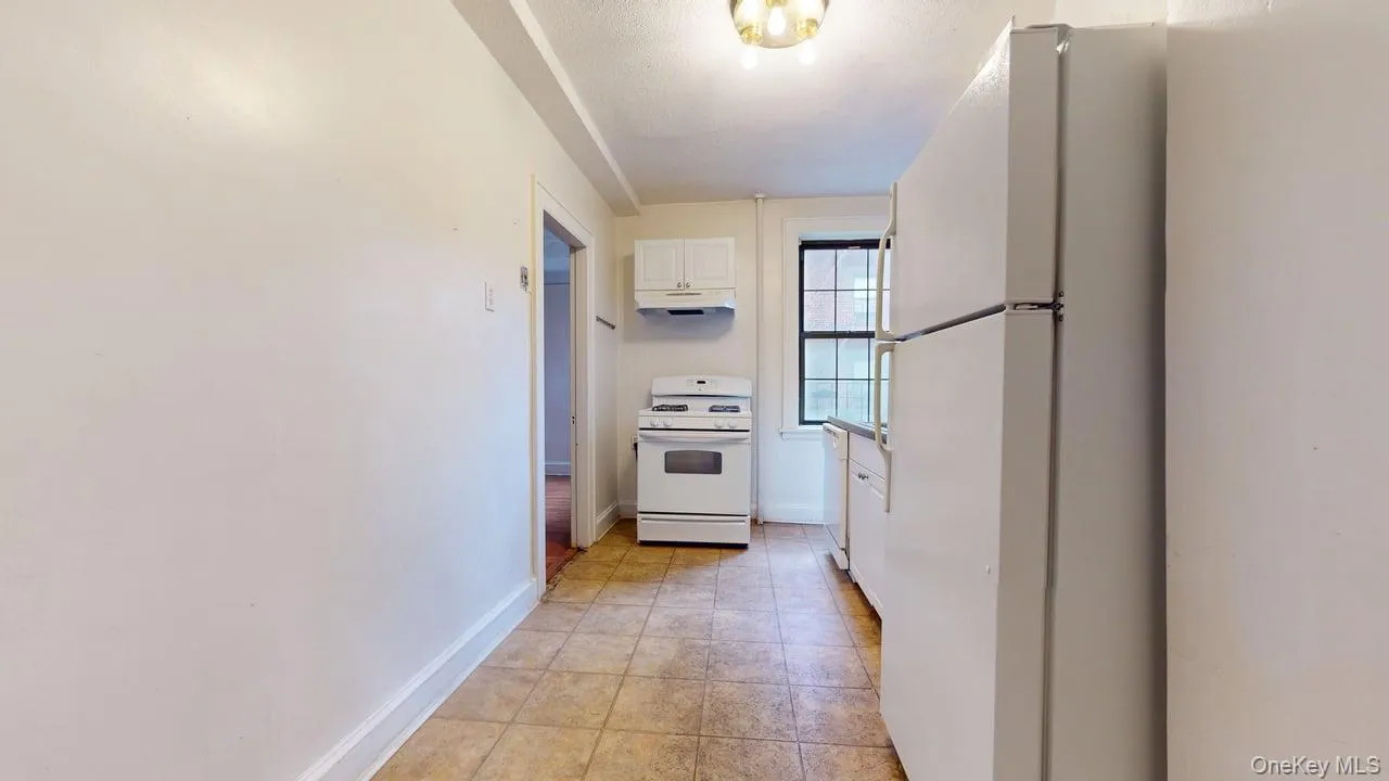 68-30 Burns Street, New York, NY, 2 Bedrooms Bedrooms, 4 Rooms Rooms,1 BathroomBathrooms,Residential,For Rent,Burns,0,1052347 68-30 Burns Street, New York, NY, 2 Bedrooms Bedrooms, 4 Rooms Rooms,1 BathroomBathrooms,Residential,For Rent,Burns,0,1052347