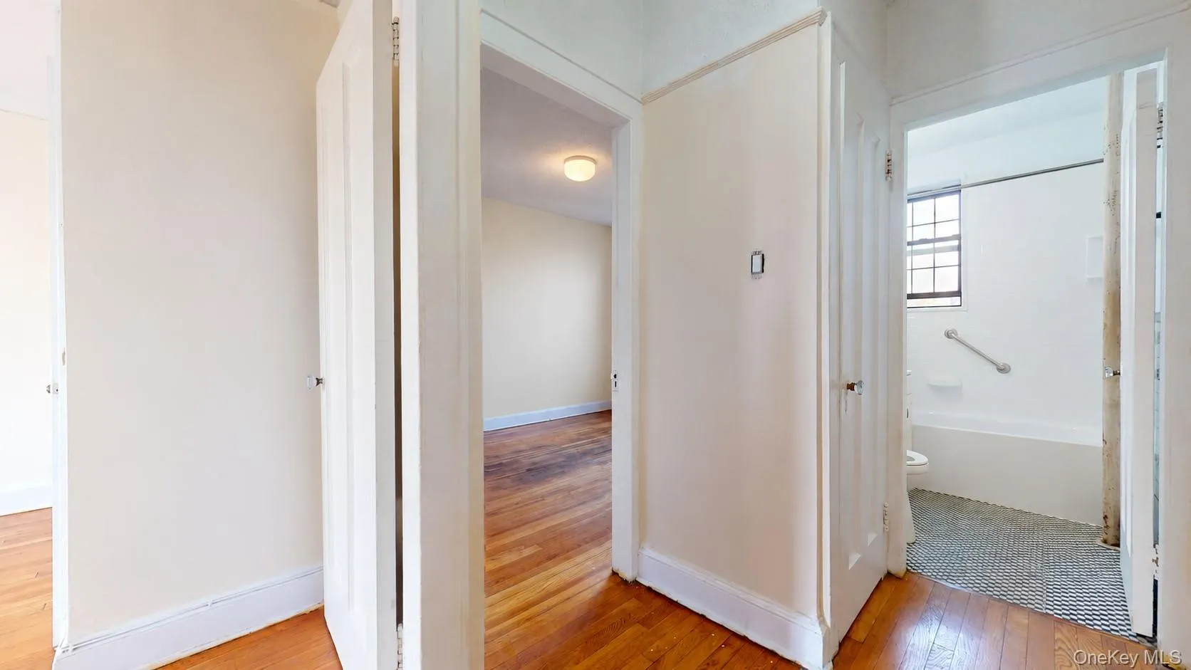 68-30 Burns Street, New York, NY, 2 Bedrooms Bedrooms, 4 Rooms Rooms,1 BathroomBathrooms,Residential,For Rent,Burns,0,1052347 68-30 Burns Street, New York, NY, 2 Bedrooms Bedrooms, 4 Rooms Rooms,1 BathroomBathrooms,Residential,For Rent,Burns,0,1052347