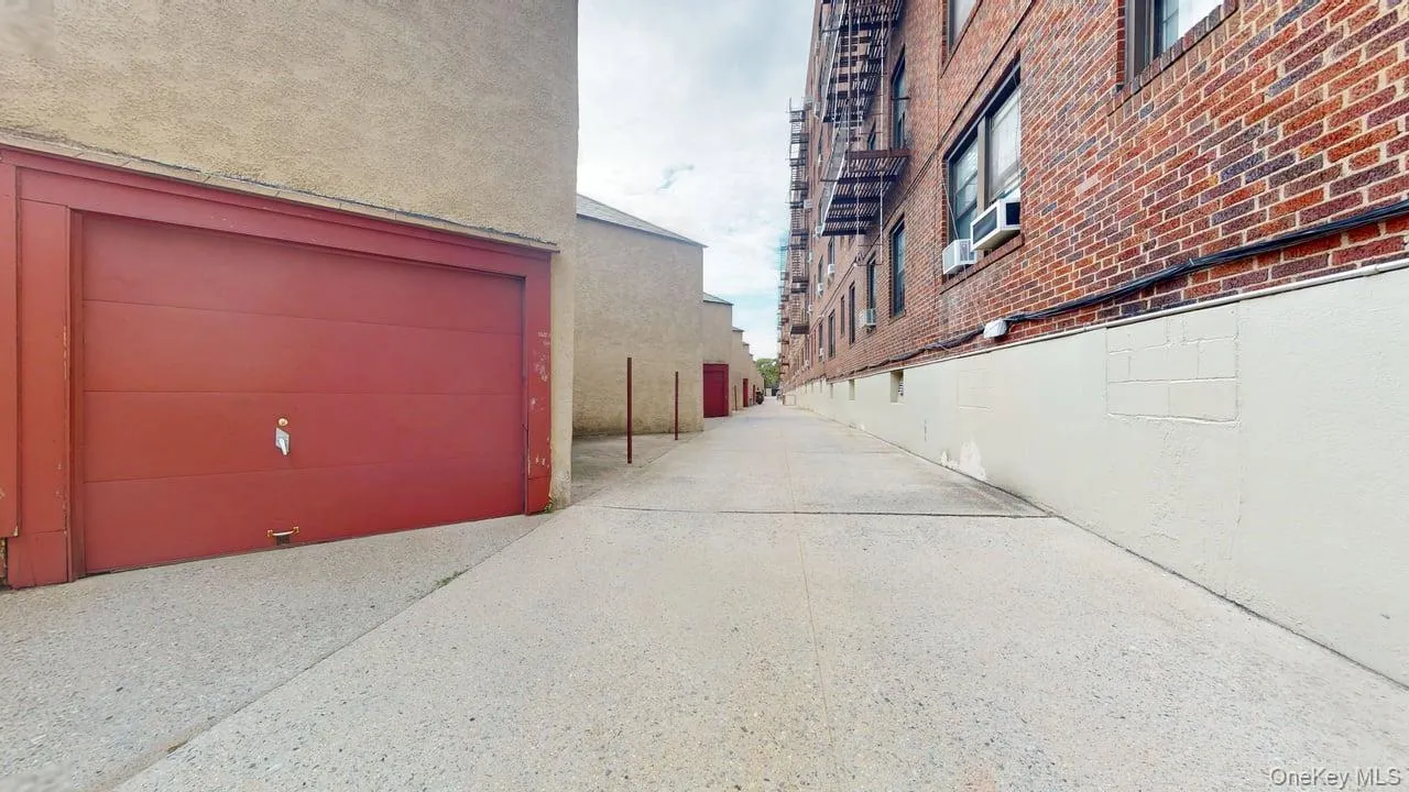 68-30 Burns Street, New York, NY, 2 Bedrooms Bedrooms, 4 Rooms Rooms,1 BathroomBathrooms,Residential,For Rent,Burns,0,1052347 68-30 Burns Street, New York, NY, 2 Bedrooms Bedrooms, 4 Rooms Rooms,1 BathroomBathrooms,Residential,For Rent,Burns,0,1052347