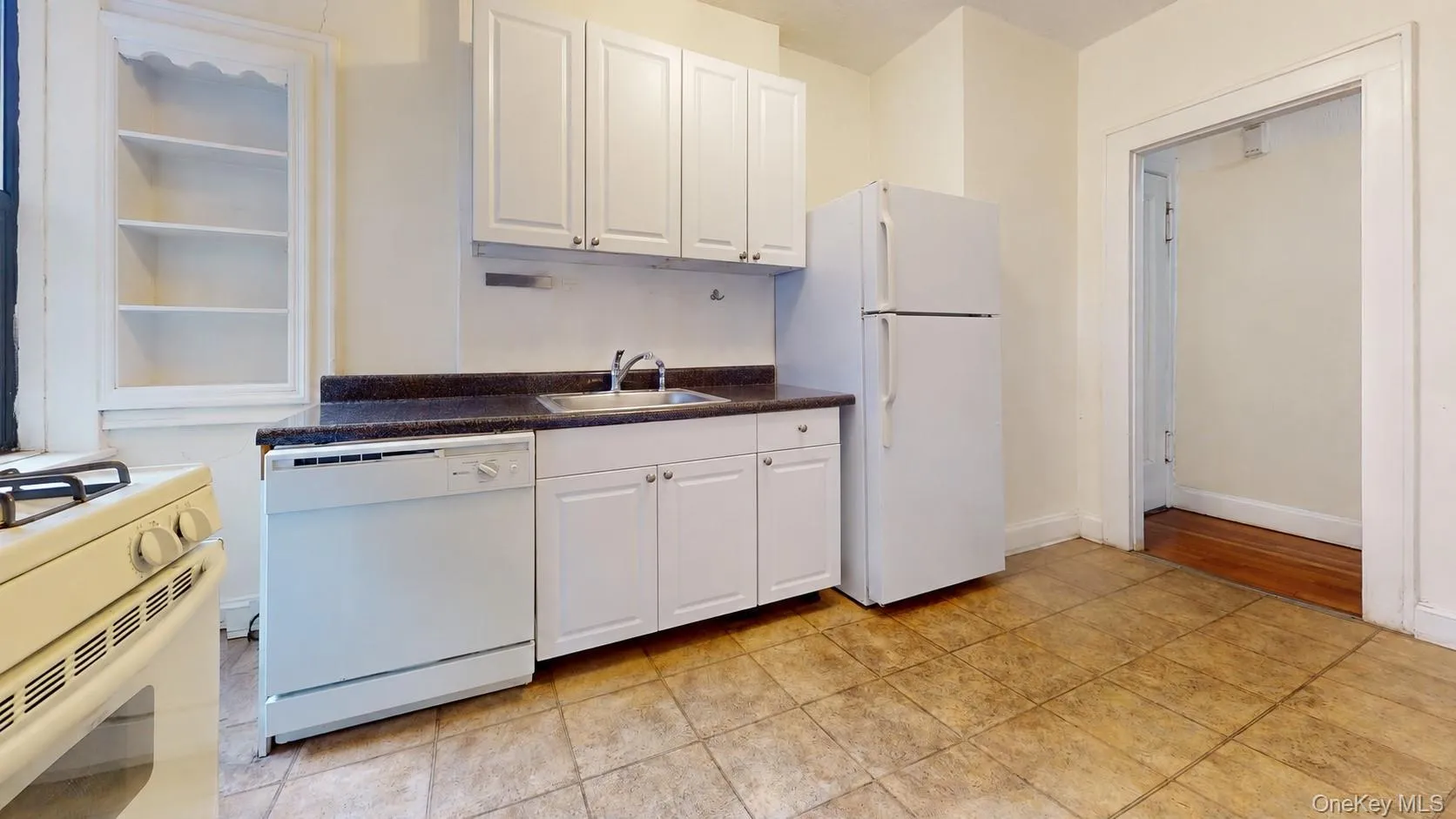68-30 Burns Street, New York, NY, 2 Bedrooms Bedrooms, 4 Rooms Rooms,1 BathroomBathrooms,Residential,For Rent,Burns,0,1052347 68-30 Burns Street, New York, NY, 2 Bedrooms Bedrooms, 4 Rooms Rooms,1 BathroomBathrooms,Residential,For Rent,Burns,0,1052347