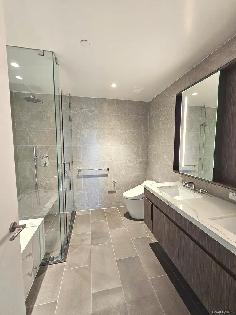 133-36 37th Avenue, New York, NY, 2 Bedrooms Bedrooms, 7 Rooms Rooms,2 BathroomsBathrooms,Residential Lease,For Rent,37th,0,1052357 133-36 37th Avenue, New York, NY, 2 Bedrooms Bedrooms, 7 Rooms Rooms,2 BathroomsBathrooms,Residential Lease,For Rent,37th,0,1052357