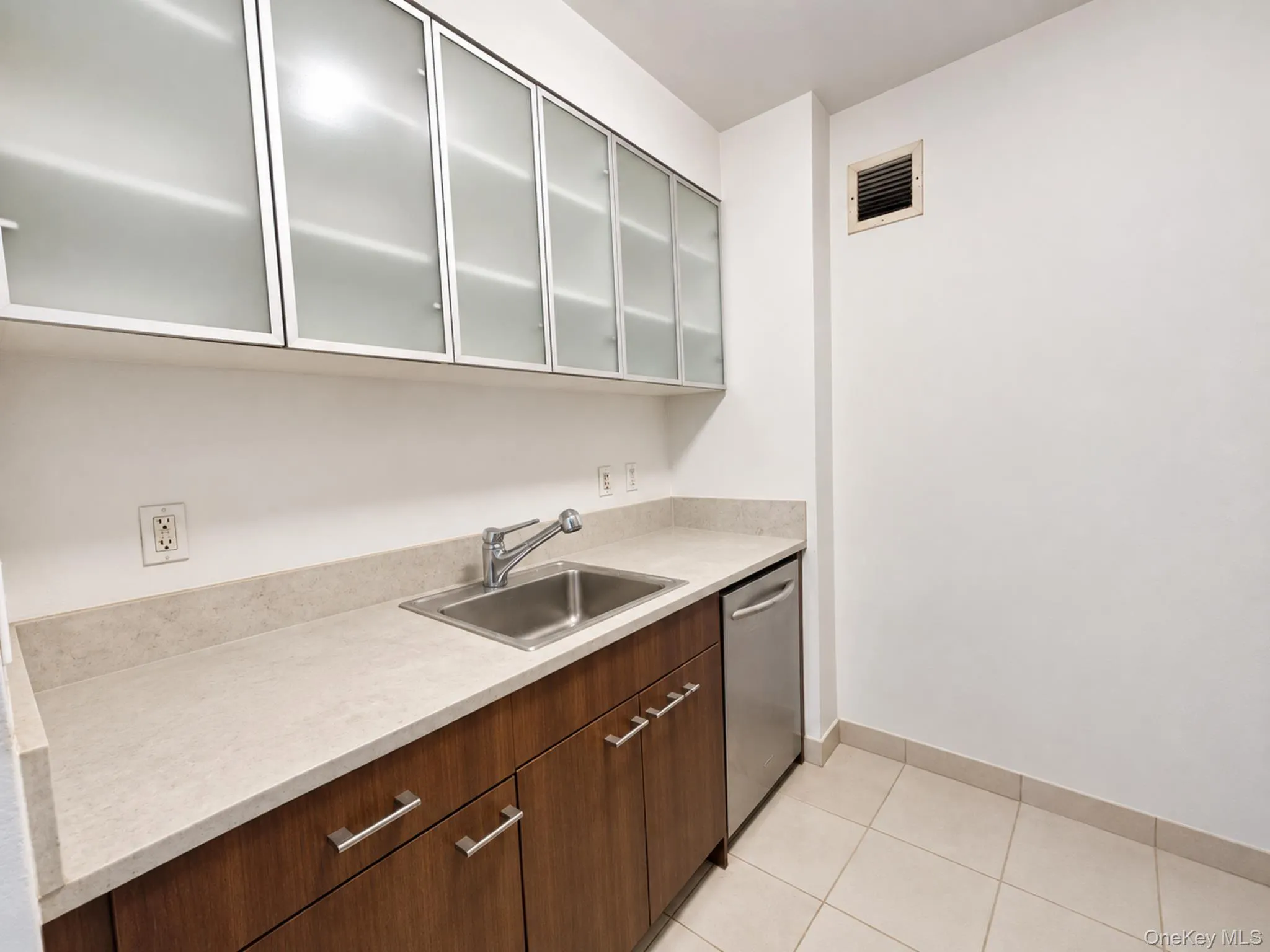 215 96th Street, New York, NY, 2 Rooms Rooms,1 BathroomBathrooms,Residential,For Rent,96th,0,1052360 215 96th Street, New York, NY, 2 Rooms Rooms,1 BathroomBathrooms,Residential,For Rent,96th,0,1052360
