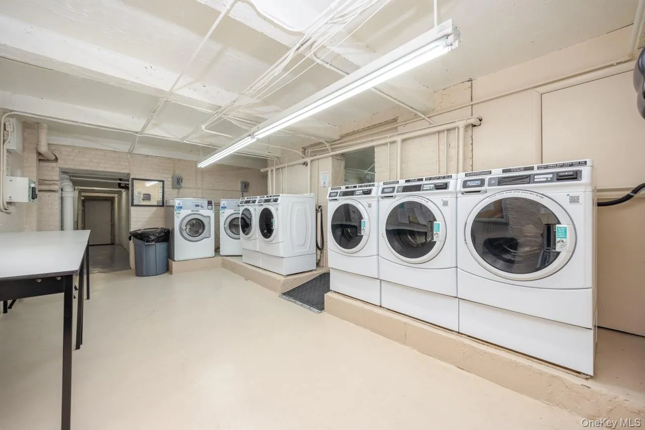270 Bronxville Road, Yonkers, NY, 2 Rooms Rooms,1 BathroomBathrooms,Residential,For Rent,Bronxville,0,1052362 270 Bronxville Road, Yonkers, NY, 2 Rooms Rooms,1 BathroomBathrooms,Residential,For Rent,Bronxville,0,1052362