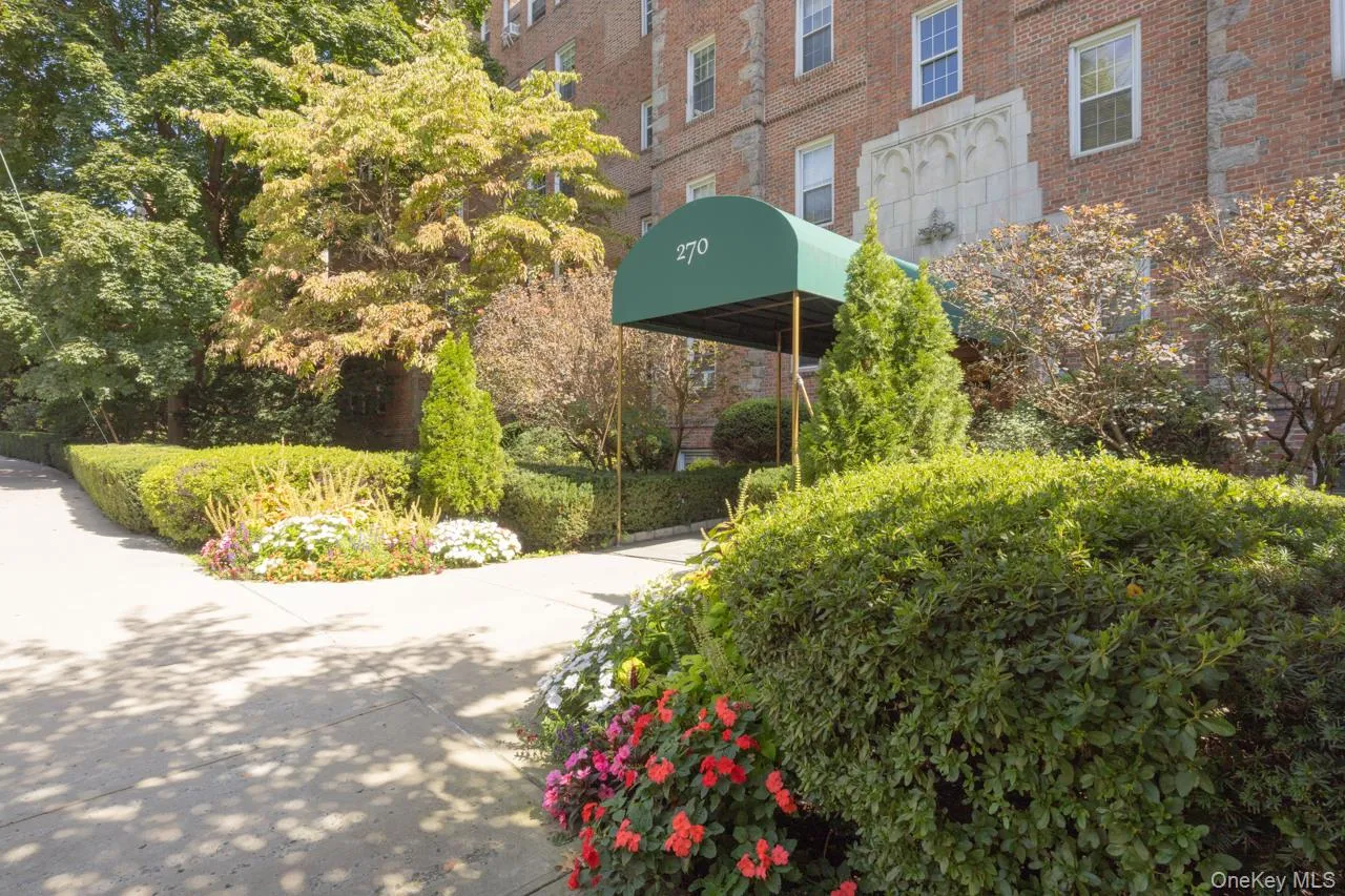 270 Bronxville Road, Yonkers, NY, 2 Rooms Rooms,1 BathroomBathrooms,Residential,For Rent,Bronxville,0,1052362 270 Bronxville Road, Yonkers, NY, 2 Rooms Rooms,1 BathroomBathrooms,Residential,For Rent,Bronxville,0,1052362