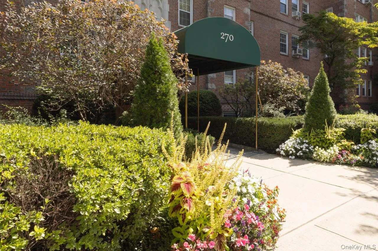 270 Bronxville Road, Yonkers, NY, 2 Rooms Rooms,1 BathroomBathrooms,Residential,For Rent,Bronxville,0,1052362 270 Bronxville Road, Yonkers, NY, 2 Rooms Rooms,1 BathroomBathrooms,Residential,For Rent,Bronxville,0,1052362