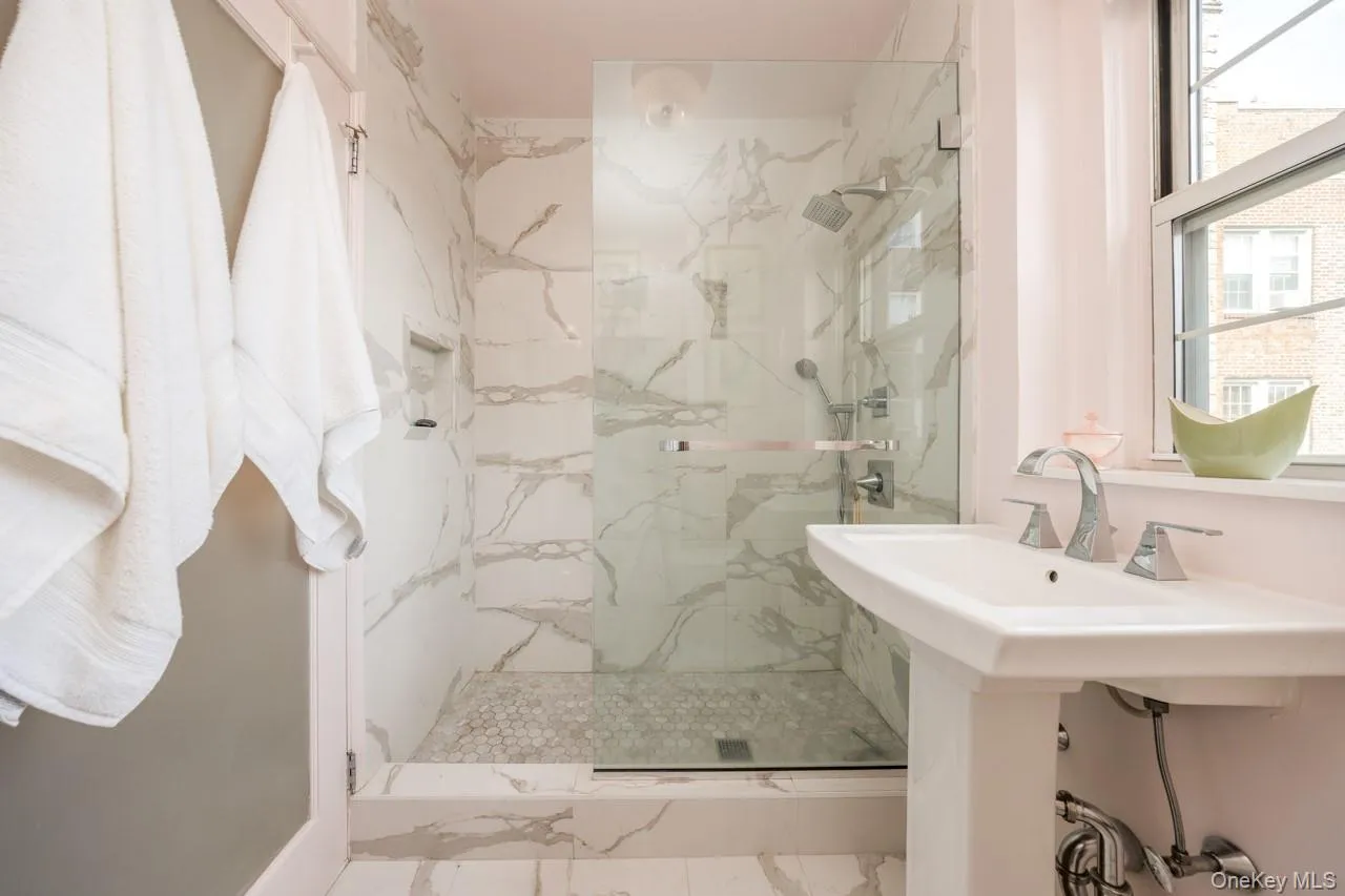 270 Bronxville Road, Yonkers, NY, 2 Rooms Rooms,1 BathroomBathrooms,Residential,For Rent,Bronxville,0,1052362 270 Bronxville Road, Yonkers, NY, 2 Rooms Rooms,1 BathroomBathrooms,Residential,For Rent,Bronxville,0,1052362