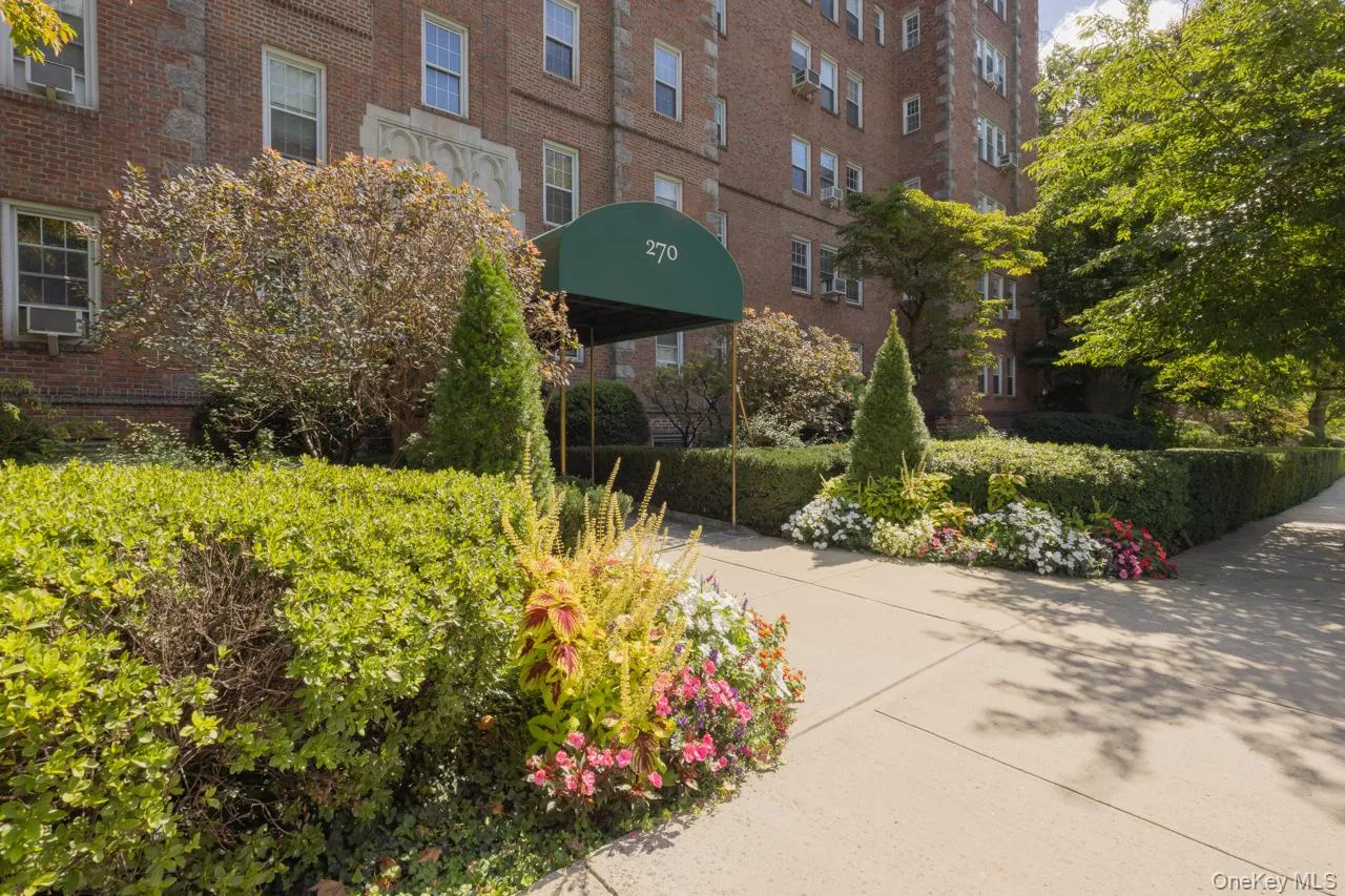 270 Bronxville Road, Yonkers, NY, 2 Rooms Rooms,1 BathroomBathrooms,Residential,For Rent,Bronxville,0,1052362 270 Bronxville Road, Yonkers, NY, 2 Rooms Rooms,1 BathroomBathrooms,Residential,For Rent,Bronxville,0,1052362