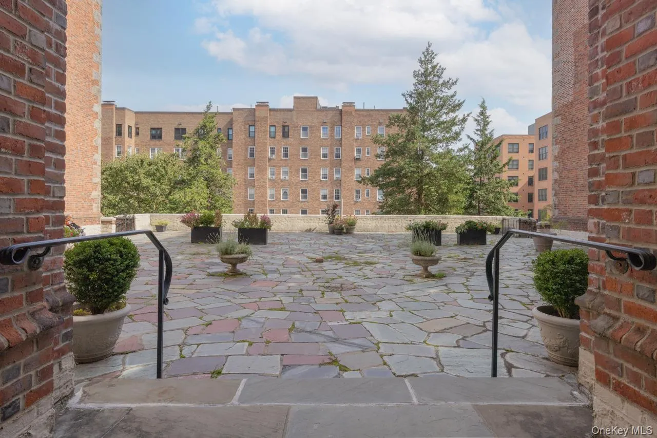 270 Bronxville Road, Yonkers, NY, 2 Rooms Rooms,1 BathroomBathrooms,Residential,For Rent,Bronxville,0,1052362 270 Bronxville Road, Yonkers, NY, 2 Rooms Rooms,1 BathroomBathrooms,Residential,For Rent,Bronxville,0,1052362