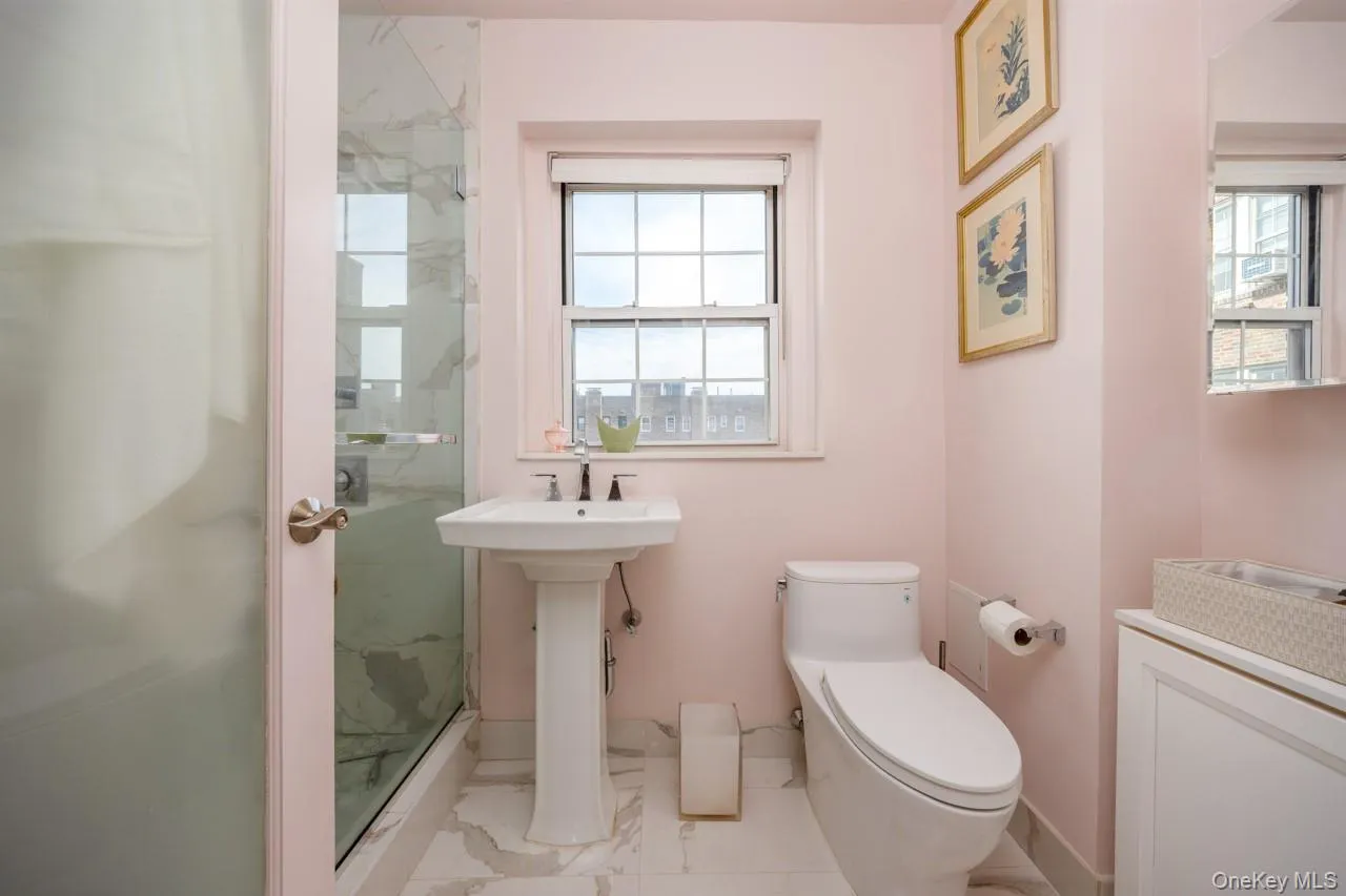 270 Bronxville Road, Yonkers, NY, 2 Rooms Rooms,1 BathroomBathrooms,Residential,For Rent,Bronxville,0,1052362 270 Bronxville Road, Yonkers, NY, 2 Rooms Rooms,1 BathroomBathrooms,Residential,For Rent,Bronxville,0,1052362