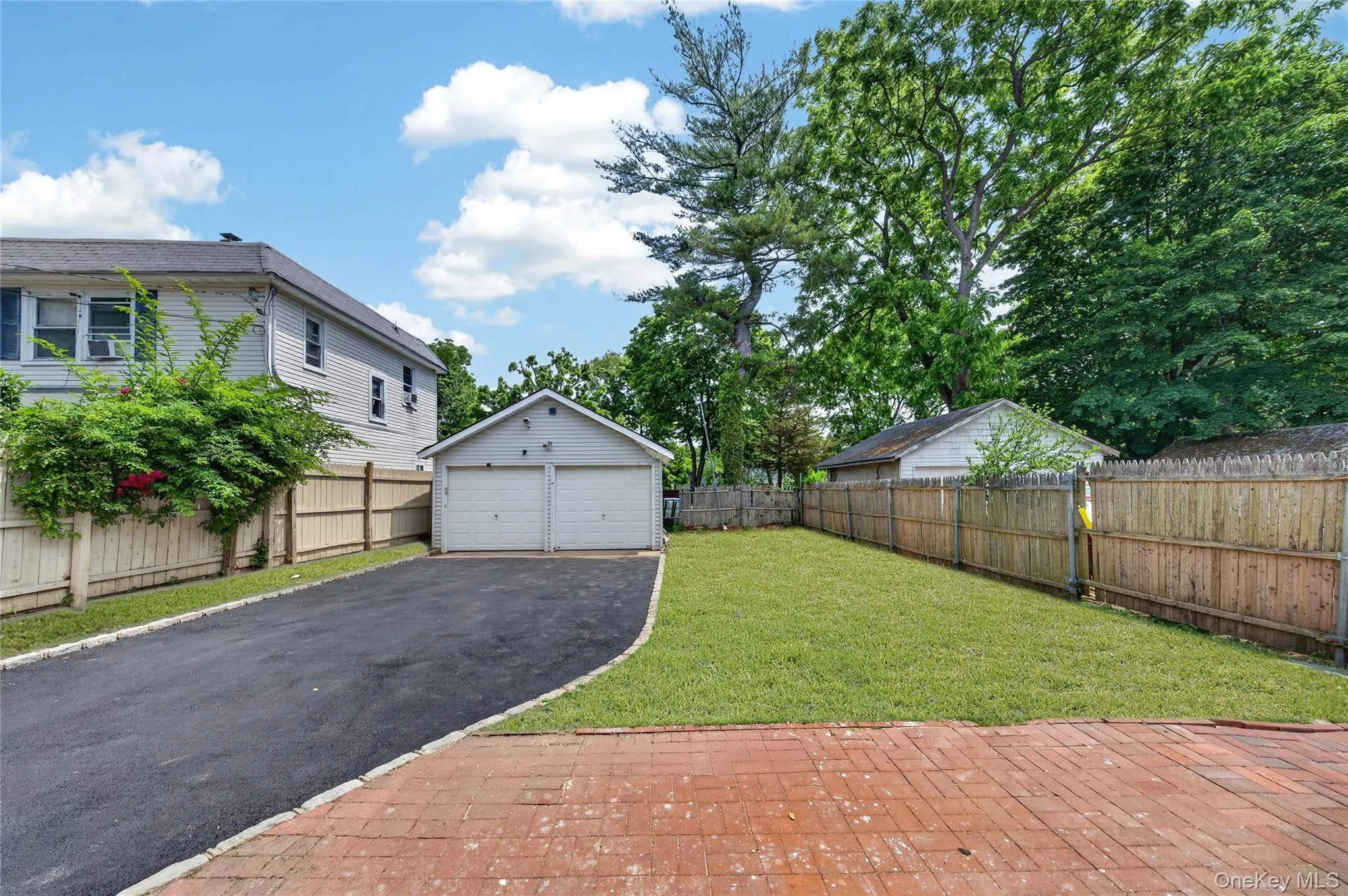 15 Grand Place, Huntington, NY, 5 Bedrooms Bedrooms, 10 Rooms Rooms,3 BathroomsBathrooms,Residential,For Rent,Grand,0,1052368 15 Grand Place, Huntington, NY, 5 Bedrooms Bedrooms, 10 Rooms Rooms,3 BathroomsBathrooms,Residential,For Rent,Grand,0,1052368