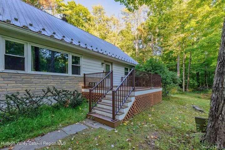 120 Sherman Road, Kingston, NY, 3 Bedrooms Bedrooms, 5 Rooms Rooms,1 BathroomBathrooms,Residential,For Rent,Sherman,0,1052370 120 Sherman Road, Kingston, NY, 3 Bedrooms Bedrooms, 5 Rooms Rooms,1 BathroomBathrooms,Residential,For Rent,Sherman,0,1052370