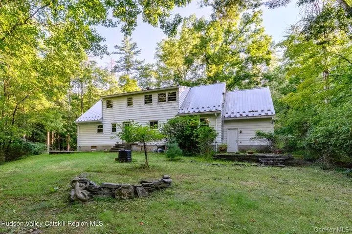 120 Sherman Road, Kingston, NY, 3 Bedrooms Bedrooms, 5 Rooms Rooms,1 BathroomBathrooms,Residential,For Rent,Sherman,0,1052370 120 Sherman Road, Kingston, NY, 3 Bedrooms Bedrooms, 5 Rooms Rooms,1 BathroomBathrooms,Residential,For Rent,Sherman,0,1052370