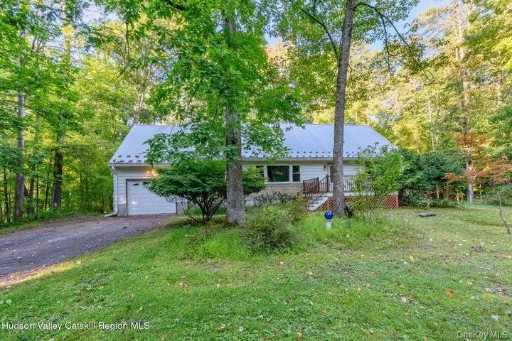 120 Sherman Road, Kingston, NY, 3 Bedrooms Bedrooms, 5 Rooms Rooms,1 BathroomBathrooms,Residential,For Rent,Sherman,0,1052370 120 Sherman Road, Kingston, NY, 3 Bedrooms Bedrooms, 5 Rooms Rooms,1 BathroomBathrooms,Residential,For Rent,Sherman,0,1052370