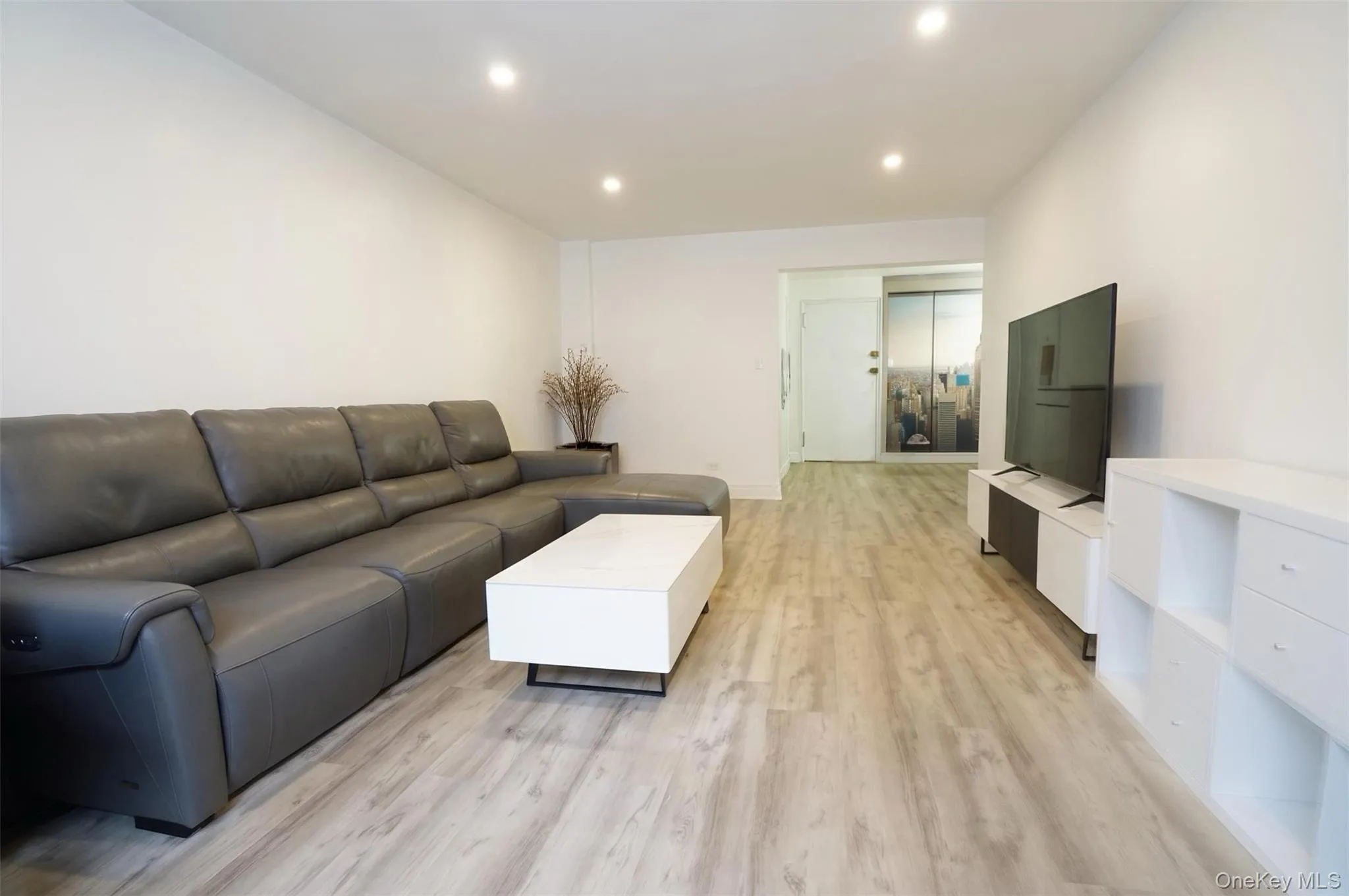 94-30 58th Avenue, New York, NY, 2 Bedrooms Bedrooms, 5 Rooms Rooms,1 BathroomBathrooms,Residential,For Rent,58th,0,1052372 94-30 58th Avenue, New York, NY, 2 Bedrooms Bedrooms, 5 Rooms Rooms,1 BathroomBathrooms,Residential,For Rent,58th,0,1052372