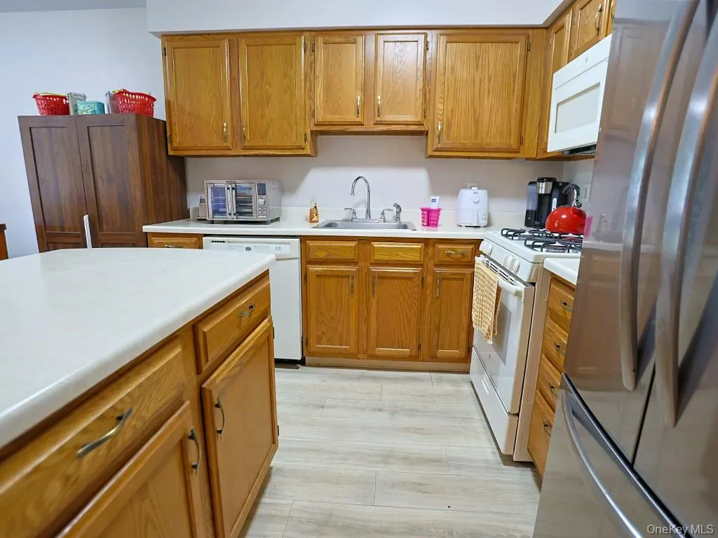65 Jimal Drive, Middletown, NY, 2 Bedrooms Bedrooms, 6 Rooms Rooms,1 BathroomBathrooms,Residential,For Rent,Jimal,0,1052376 65 Jimal Drive, Middletown, NY, 2 Bedrooms Bedrooms, 6 Rooms Rooms,1 BathroomBathrooms,Residential,For Rent,Jimal,0,1052376