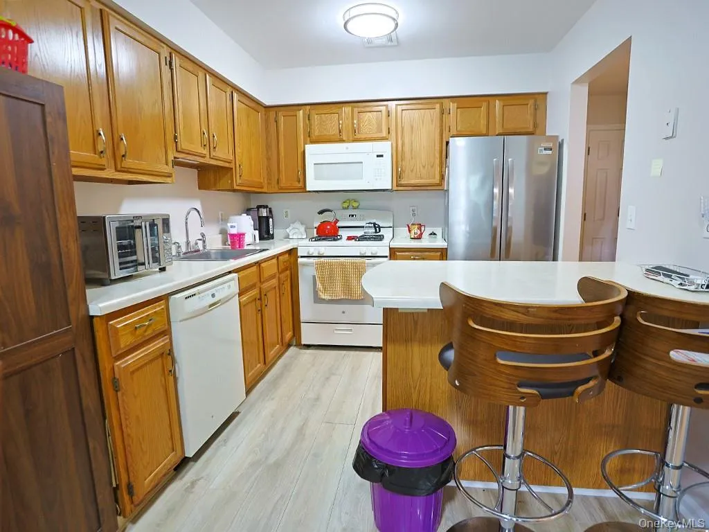 65 Jimal Drive, Middletown, NY, 2 Bedrooms Bedrooms, 6 Rooms Rooms,1 BathroomBathrooms,Residential,For Rent,Jimal,0,1052376 65 Jimal Drive, Middletown, NY, 2 Bedrooms Bedrooms, 6 Rooms Rooms,1 BathroomBathrooms,Residential,For Rent,Jimal,0,1052376
