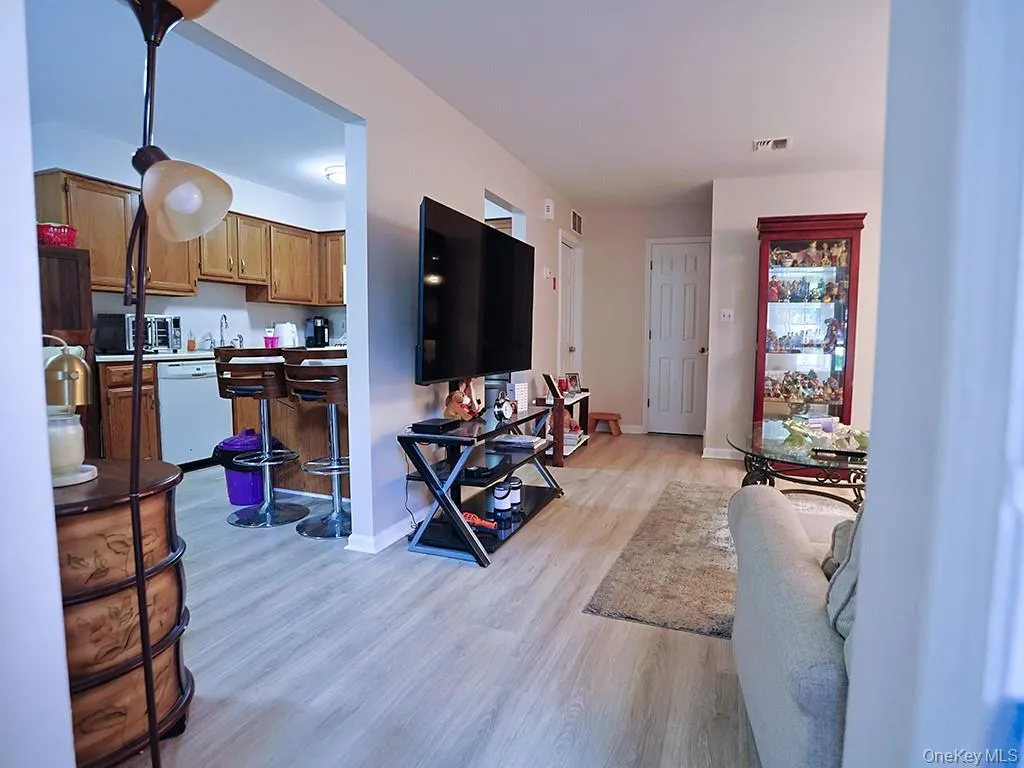 65 Jimal Drive, Middletown, NY, 2 Bedrooms Bedrooms, 6 Rooms Rooms,1 BathroomBathrooms,Residential,For Rent,Jimal,0,1052376 65 Jimal Drive, Middletown, NY, 2 Bedrooms Bedrooms, 6 Rooms Rooms,1 BathroomBathrooms,Residential,For Rent,Jimal,0,1052376
