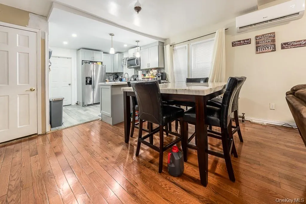 9917 215th Street, New York, NY, 4 Bedrooms Bedrooms, 7 Rooms Rooms,2 BathroomsBathrooms,Residential,For Rent,215th,0,1052377 9917 215th Street, New York, NY, 4 Bedrooms Bedrooms, 7 Rooms Rooms,2 BathroomsBathrooms,Residential,For Rent,215th,0,1052377
