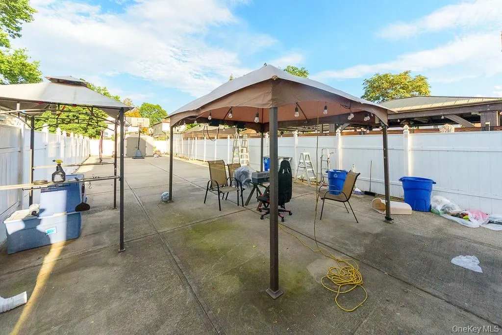 9917 215th Street, New York, NY, 4 Bedrooms Bedrooms, 7 Rooms Rooms,2 BathroomsBathrooms,Residential,For Rent,215th,0,1052377 9917 215th Street, New York, NY, 4 Bedrooms Bedrooms, 7 Rooms Rooms,2 BathroomsBathrooms,Residential,For Rent,215th,0,1052377