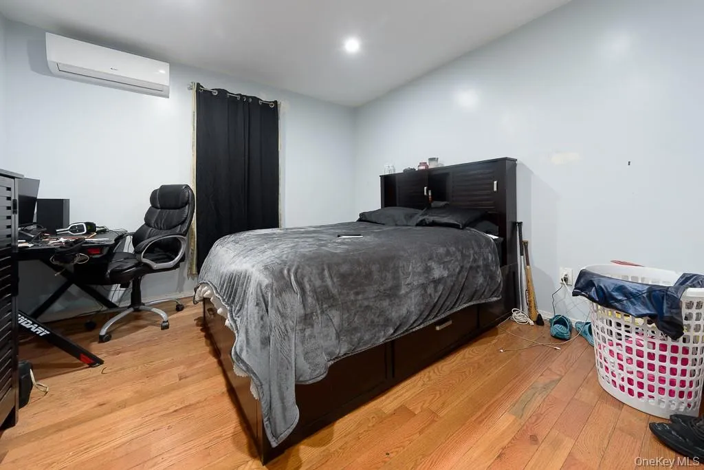 9917 215th Street, New York, NY, 4 Bedrooms Bedrooms, 7 Rooms Rooms,2 BathroomsBathrooms,Residential,For Rent,215th,0,1052377 9917 215th Street, New York, NY, 4 Bedrooms Bedrooms, 7 Rooms Rooms,2 BathroomsBathrooms,Residential,For Rent,215th,0,1052377
