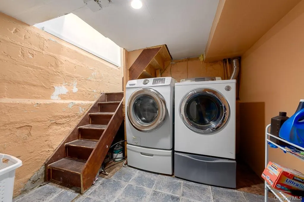 9917 215th Street, New York, NY, 4 Bedrooms Bedrooms, 7 Rooms Rooms,2 BathroomsBathrooms,Residential,For Rent,215th,0,1052377 9917 215th Street, New York, NY, 4 Bedrooms Bedrooms, 7 Rooms Rooms,2 BathroomsBathrooms,Residential,For Rent,215th,0,1052377