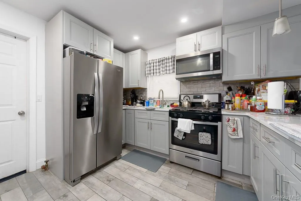 9917 215th Street, New York, NY, 4 Bedrooms Bedrooms, 7 Rooms Rooms,2 BathroomsBathrooms,Residential,For Rent,215th,0,1052377 9917 215th Street, New York, NY, 4 Bedrooms Bedrooms, 7 Rooms Rooms,2 BathroomsBathrooms,Residential,For Rent,215th,0,1052377