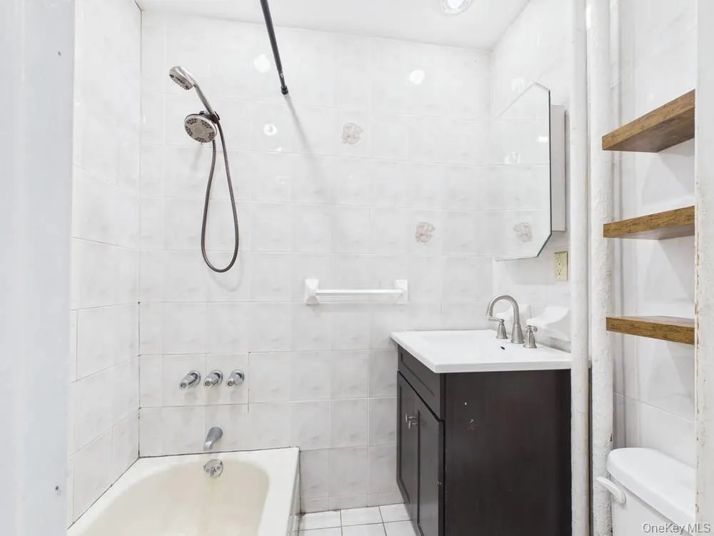 7862 81st Street, New York, NY, 2 Bedroom Bedrooms, 4 Room Rooms,1 BathroomBathrooms,Residential Lease,For Rent,81st,0,1052379 7862 81st Street, New York, NY, 2 Bedroom Bedrooms, 4 Room Rooms,1 BathroomBathrooms,Residential Lease,For Rent,81st,0,1052379