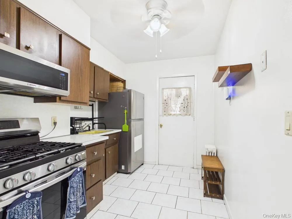 7862 81st Street, New York, NY, 2 Bedrooms Bedrooms, 4 Rooms Rooms,1 BathroomBathrooms,Residential Lease,For Rent,81st,0,1052379 7862 81st Street, New York, NY, 2 Bedrooms Bedrooms, 4 Rooms Rooms,1 BathroomBathrooms,Residential Lease,For Rent,81st,0,1052379