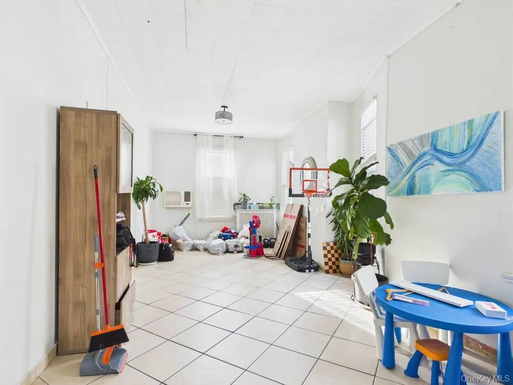 7862 81st Street, New York, NY, 2 Bedrooms Bedrooms, 4 Rooms Rooms,1 BathroomBathrooms,Residential Lease,For Rent,81st,0,1052379 7862 81st Street, New York, NY, 2 Bedrooms Bedrooms, 4 Rooms Rooms,1 BathroomBathrooms,Residential Lease,For Rent,81st,0,1052379