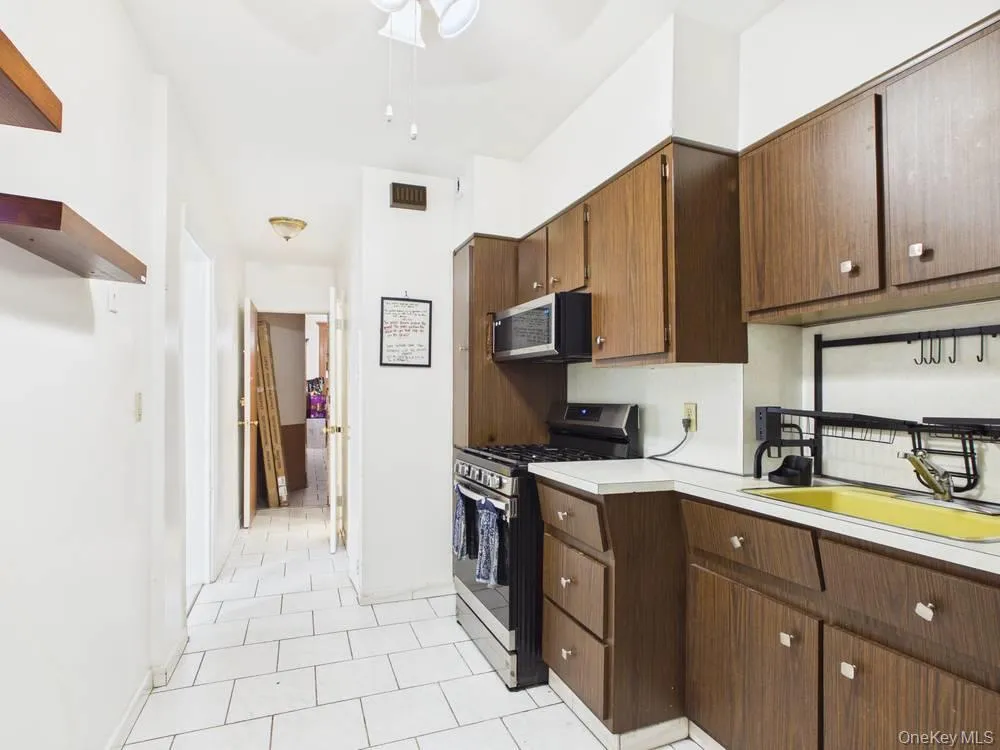 7862 81st Street, New York, NY, 2 Bedrooms Bedrooms, 4 Rooms Rooms,1 BathroomBathrooms,Residential Lease,For Rent,81st,0,1052379 7862 81st Street, New York, NY, 2 Bedrooms Bedrooms, 4 Rooms Rooms,1 BathroomBathrooms,Residential Lease,For Rent,81st,0,1052379